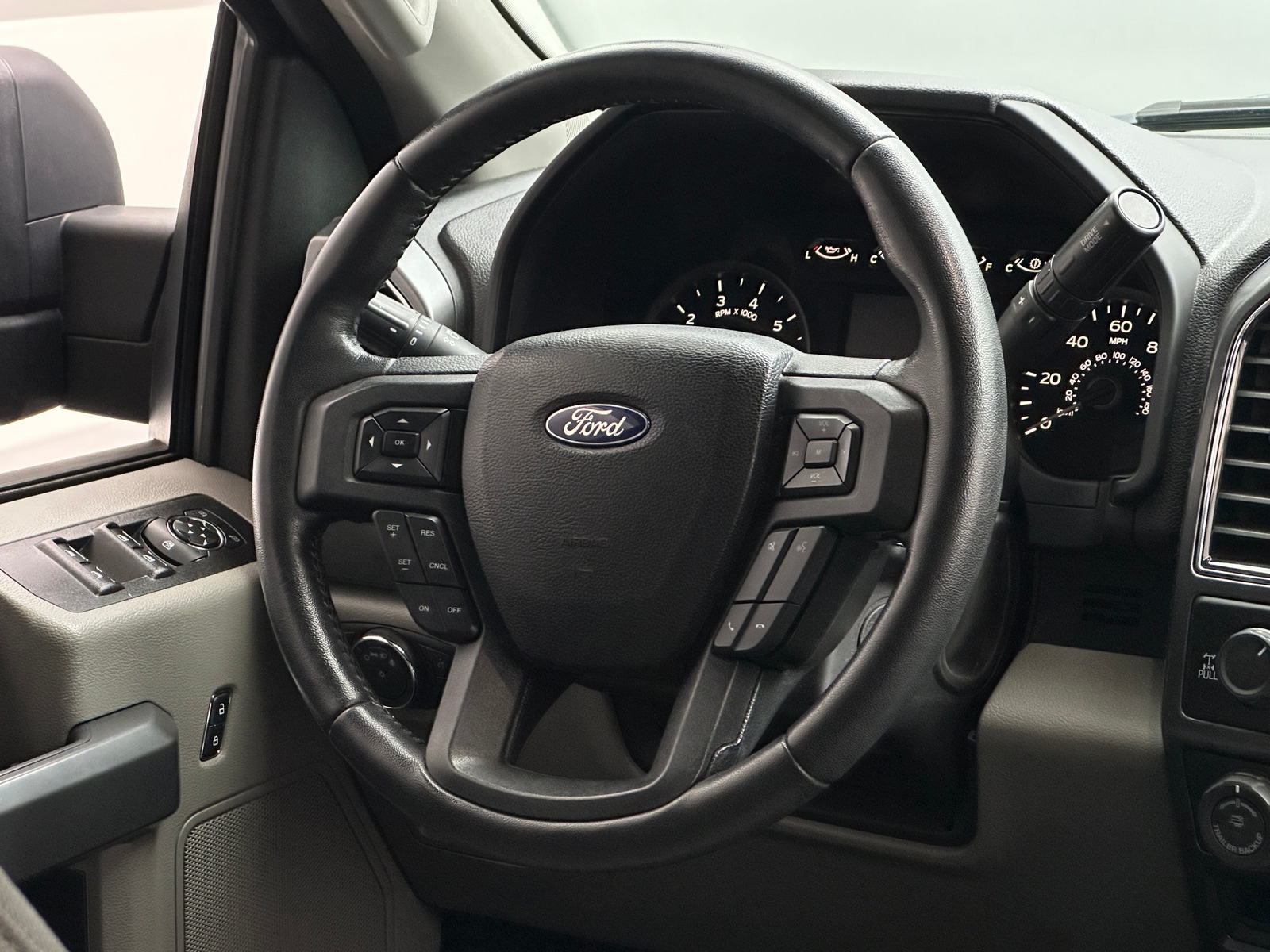 Thumbnail: 2018 Ford Econoline - 5