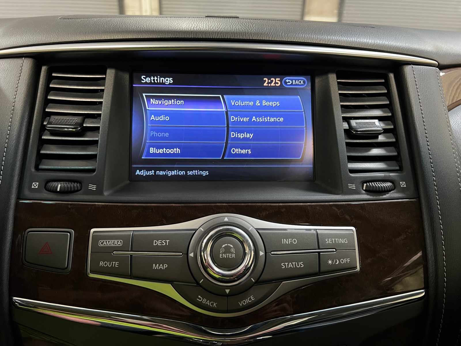 Thumbnail: 2017 INFINITI QX80 - 3