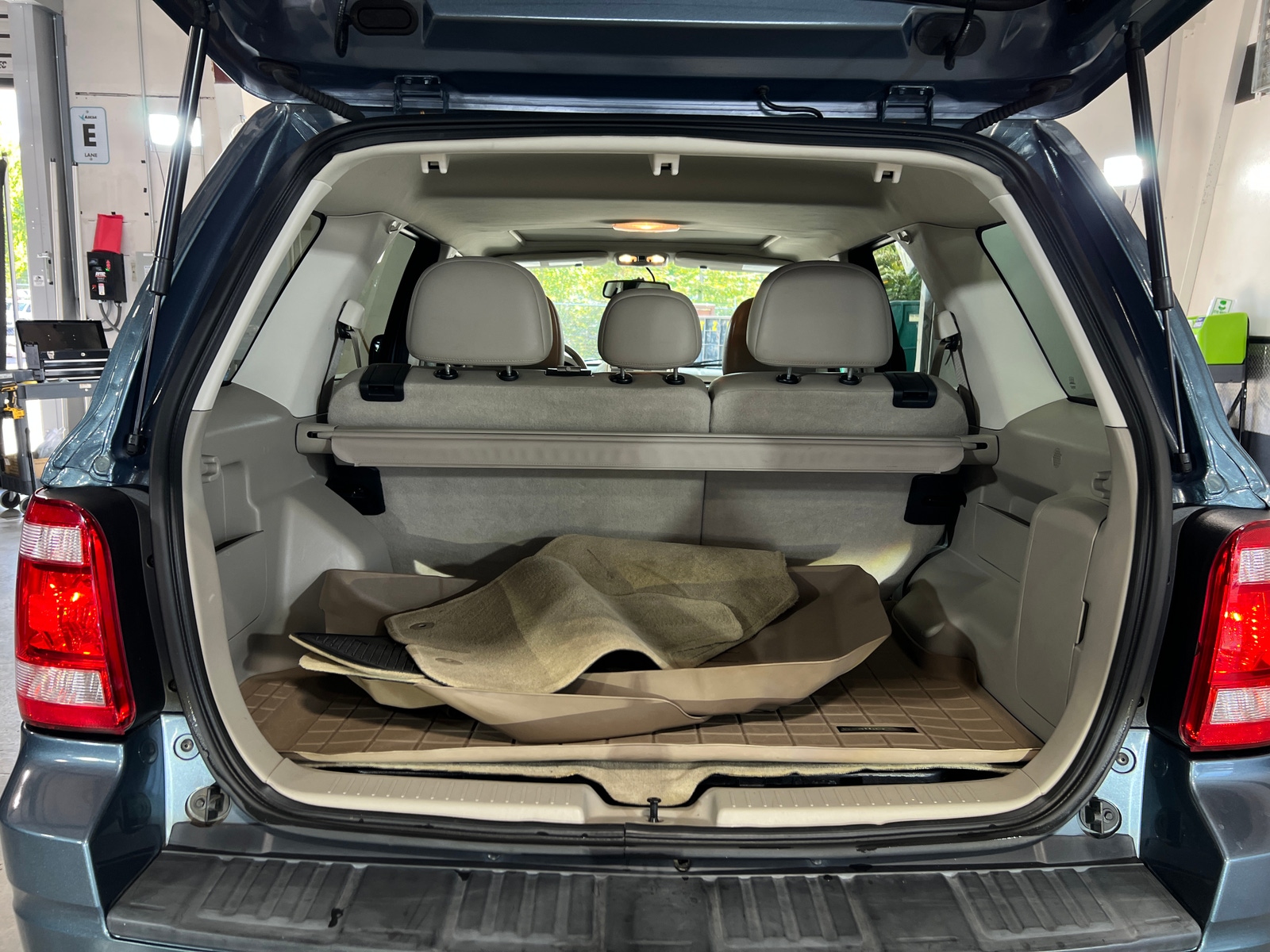 Thumbnail: 2011 Ford Escape - 7