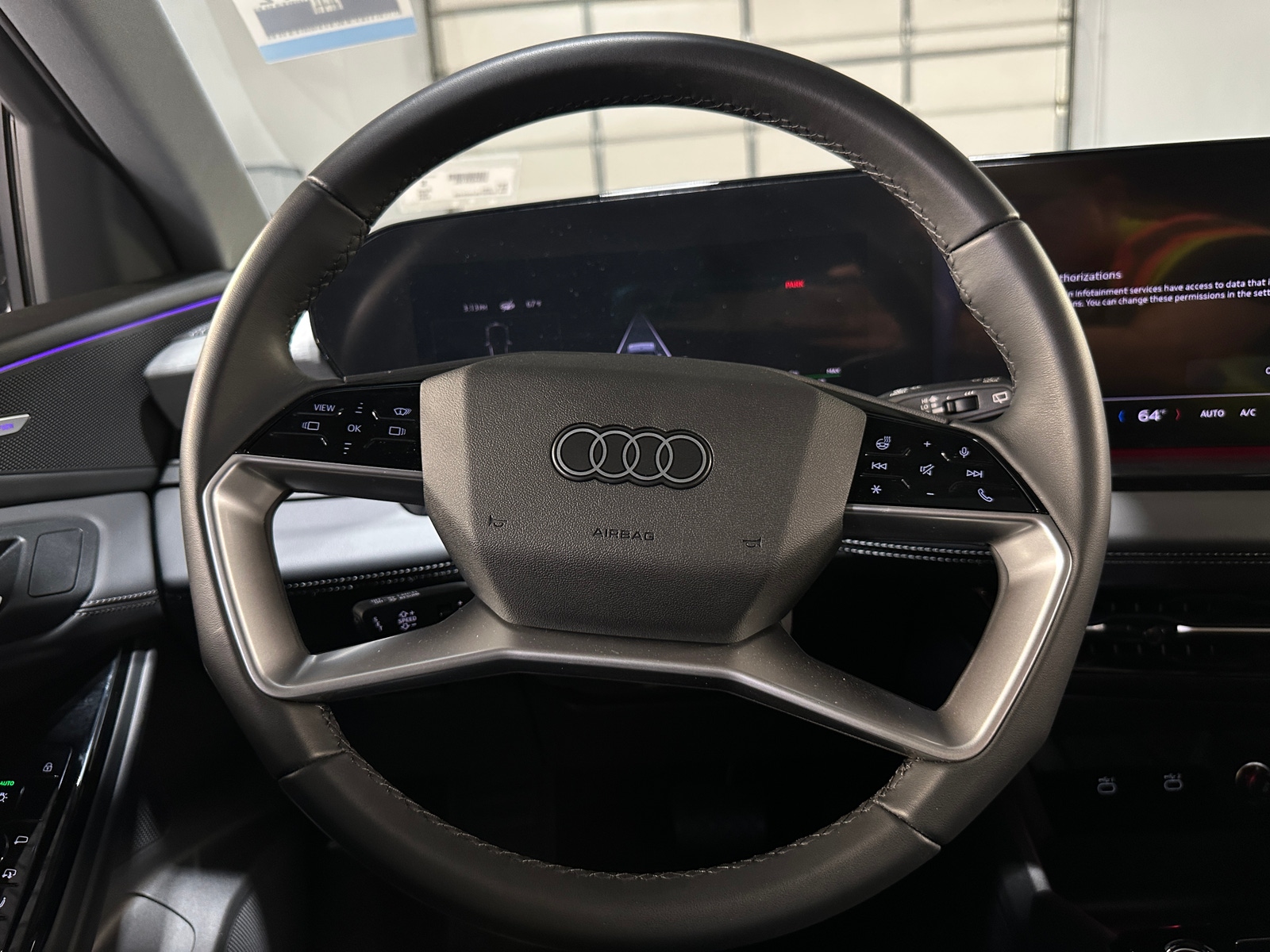 Thumbnail: 2025 Audi Q6 e-tron - 4