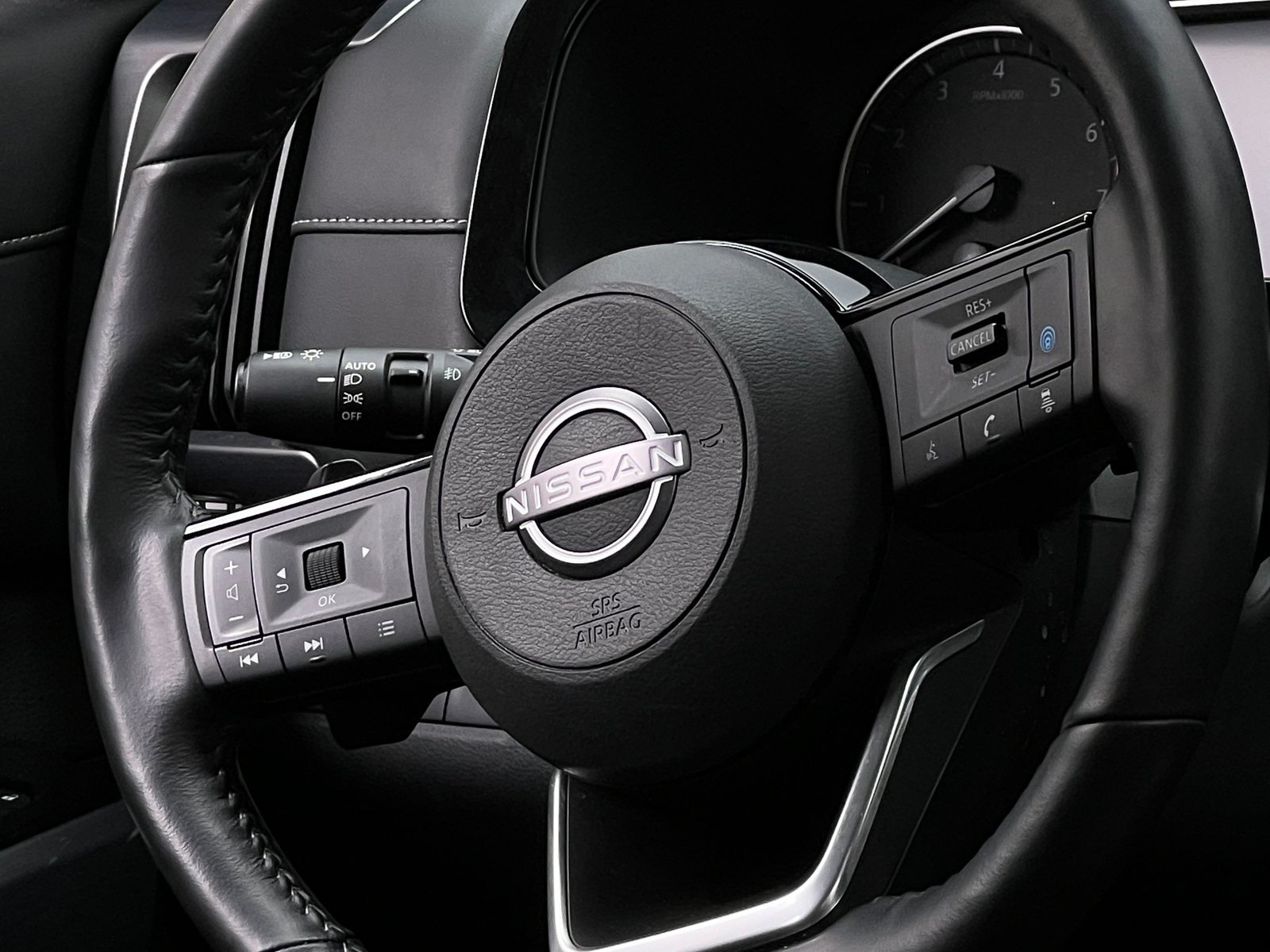 Thumbnail: 2023 Nissan Pathfinder - 5
