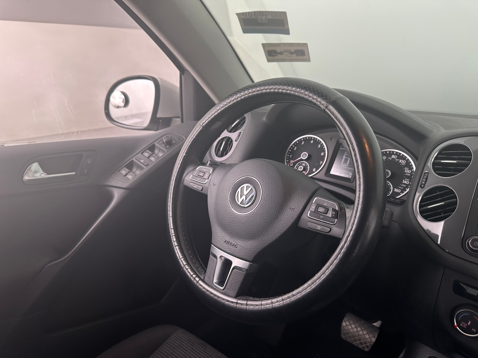 Thumbnail: 2018 Volkswagen Tiguan - 5