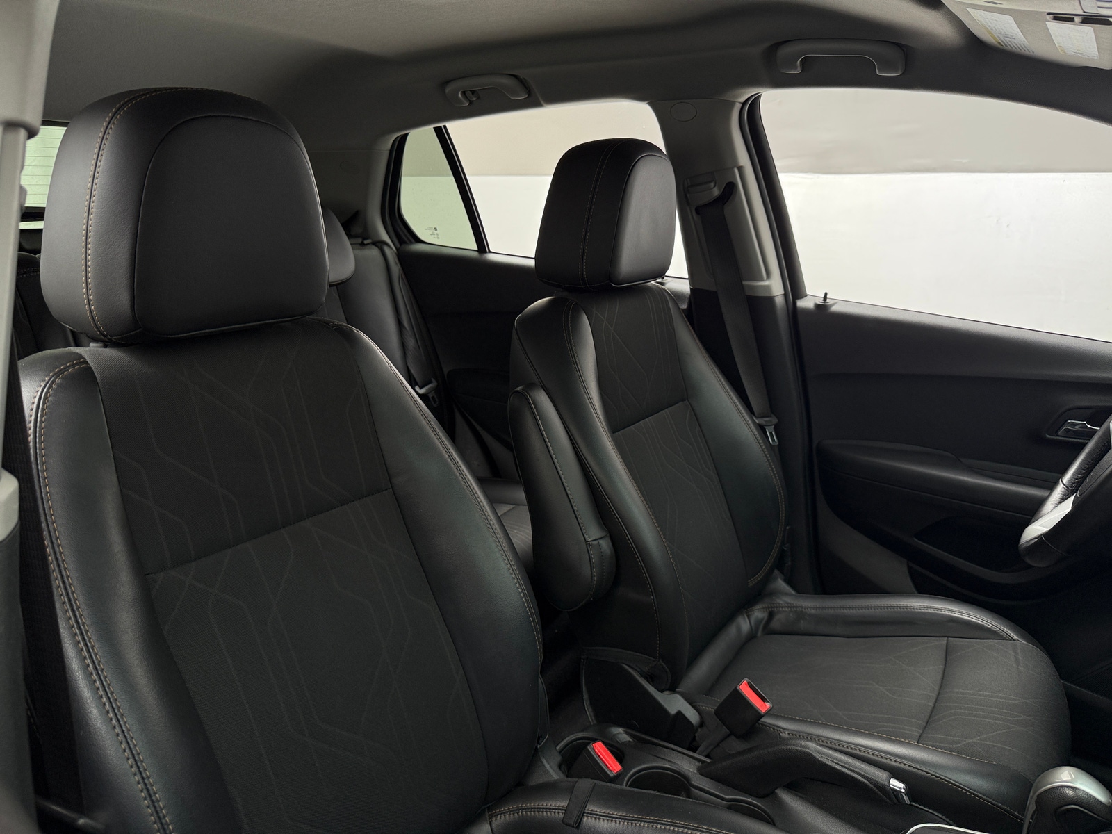 Thumbnail: 2017 Chevrolet Trax - 2