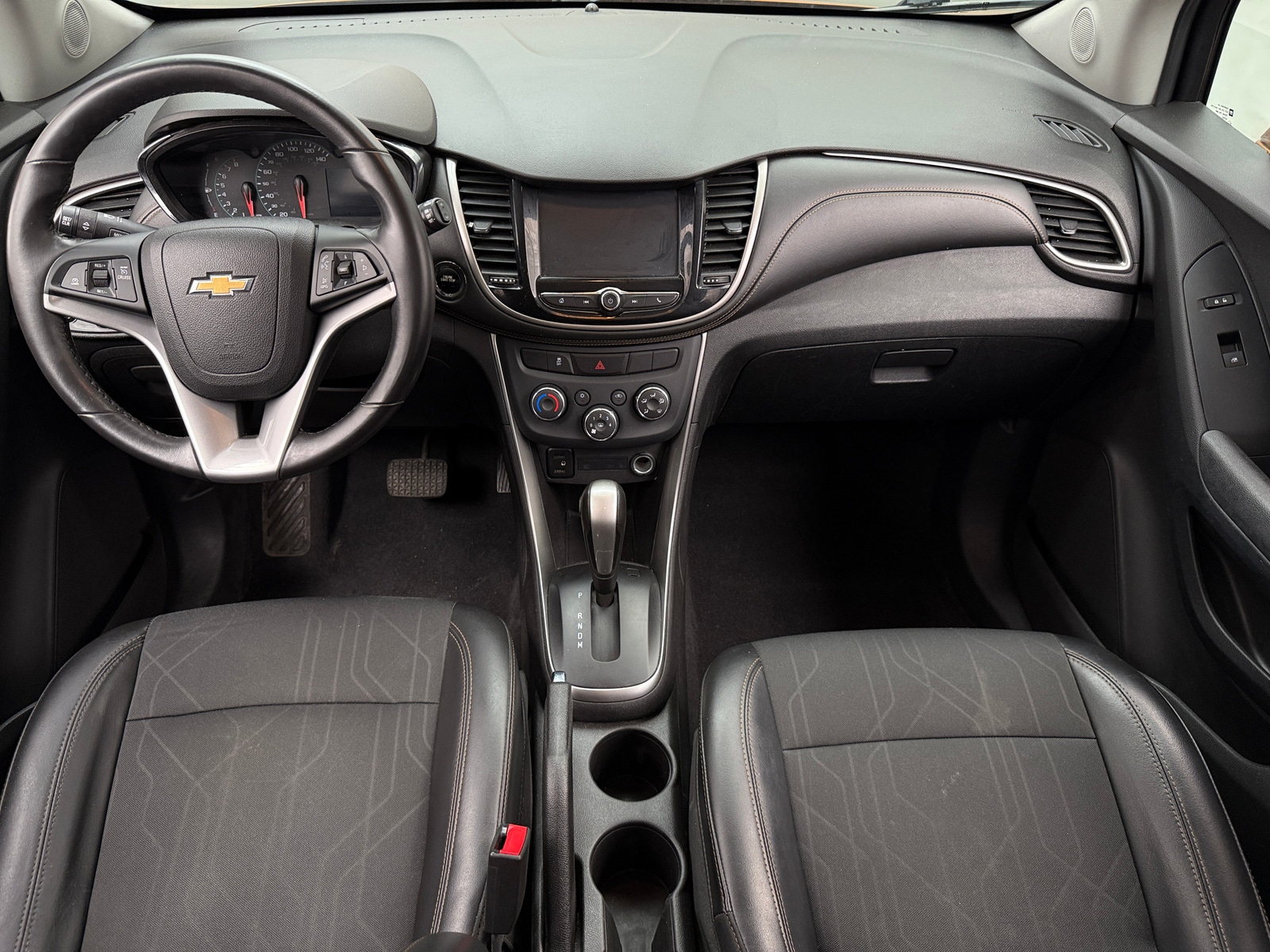 Thumbnail: 2017 Chevrolet Trax - 3