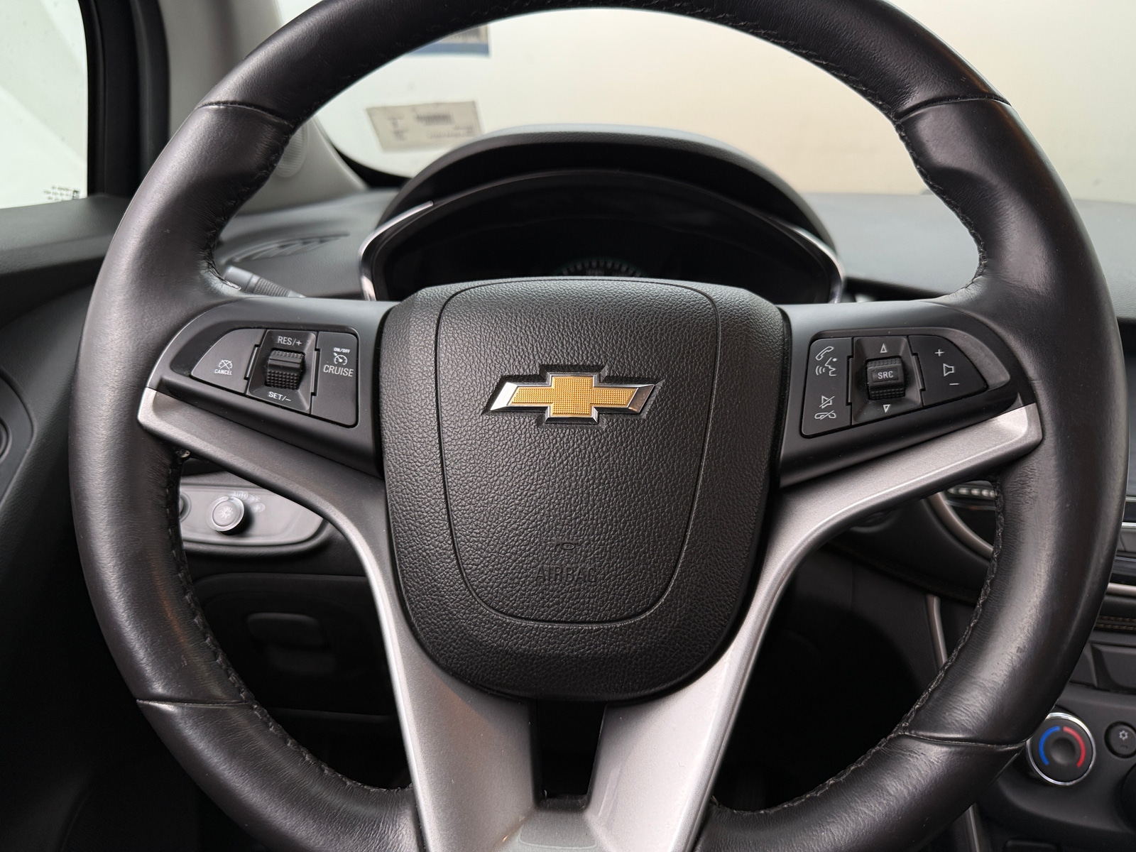 Thumbnail: 2017 Chevrolet Trax - 5