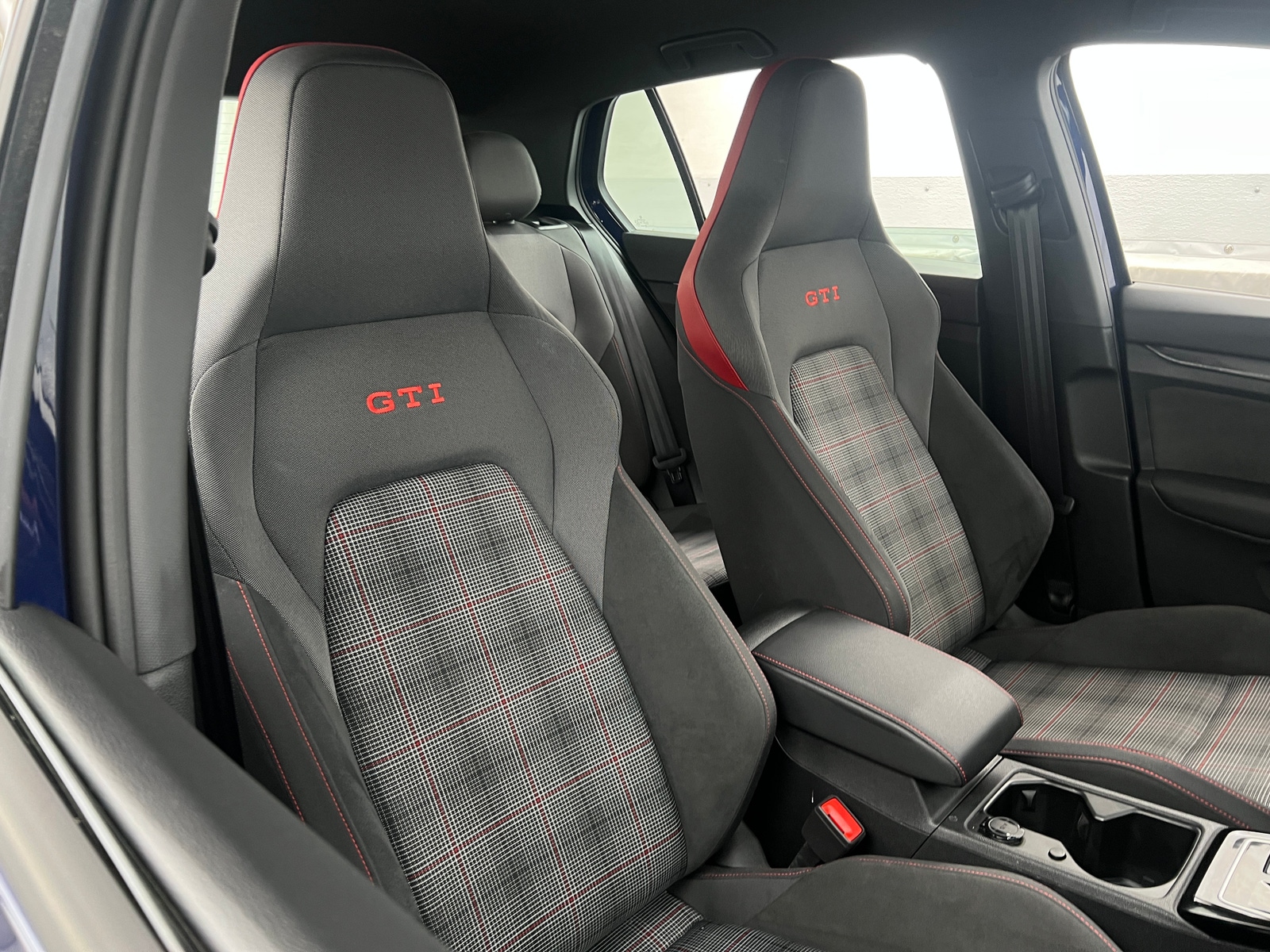 Thumbnail: 2023 Volkswagen Golf - 2