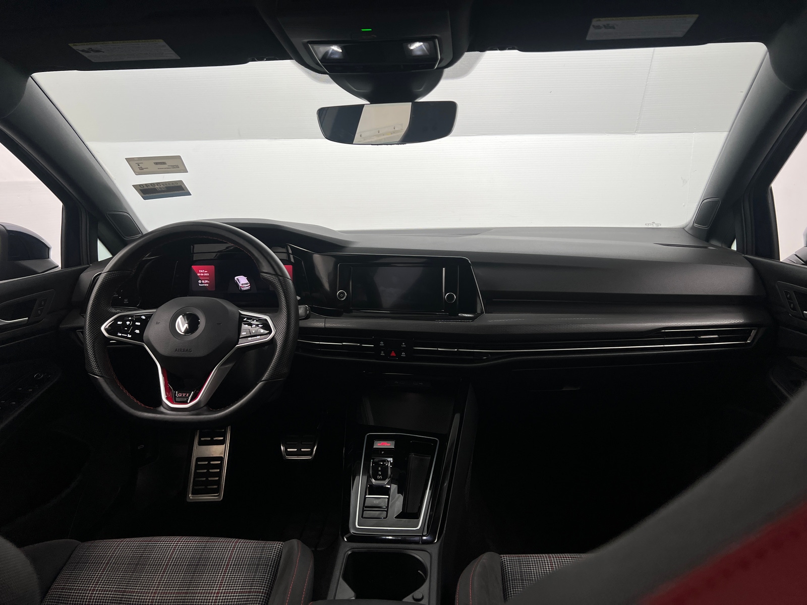 Thumbnail: 2023 Volkswagen Golf - 3