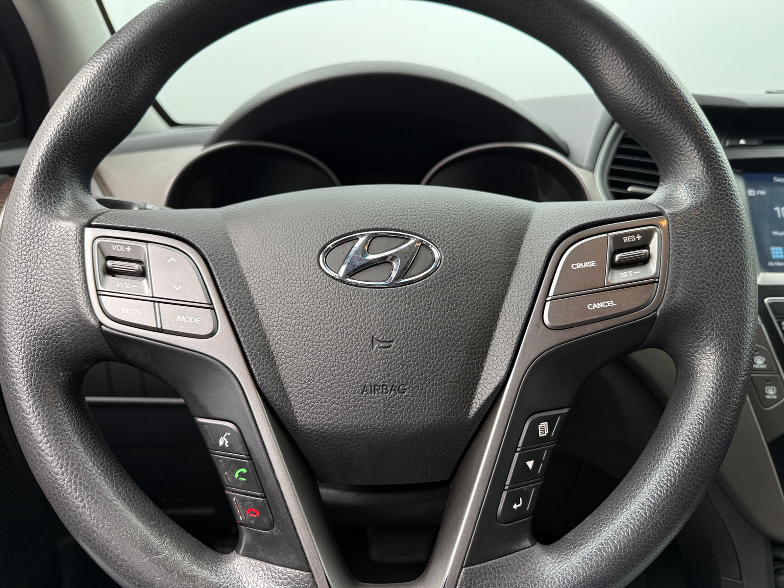 Thumbnail: 2017 Hyundai Santa Fe - 5