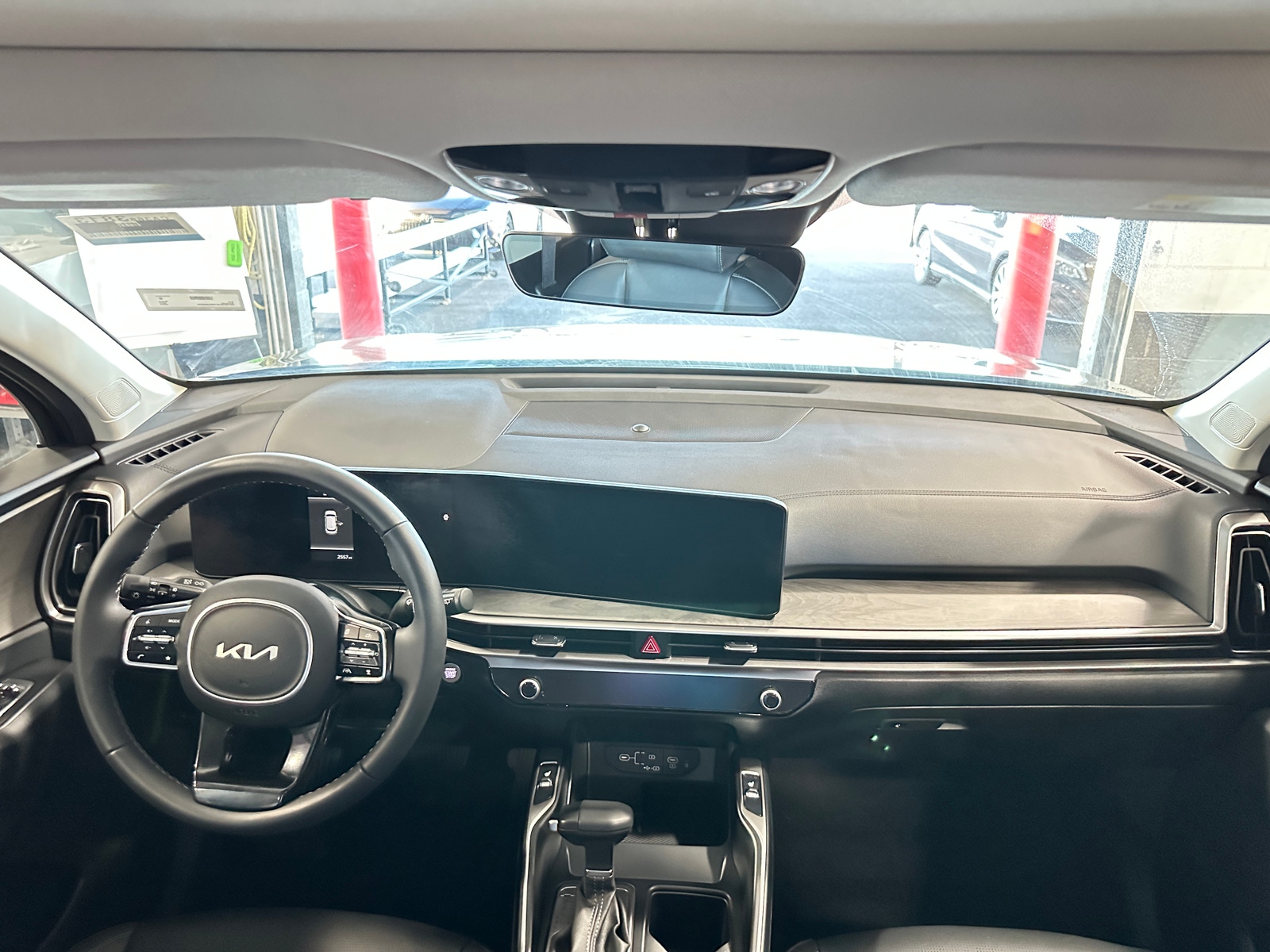 Thumbnail: 2024 Kia Sorento - 2