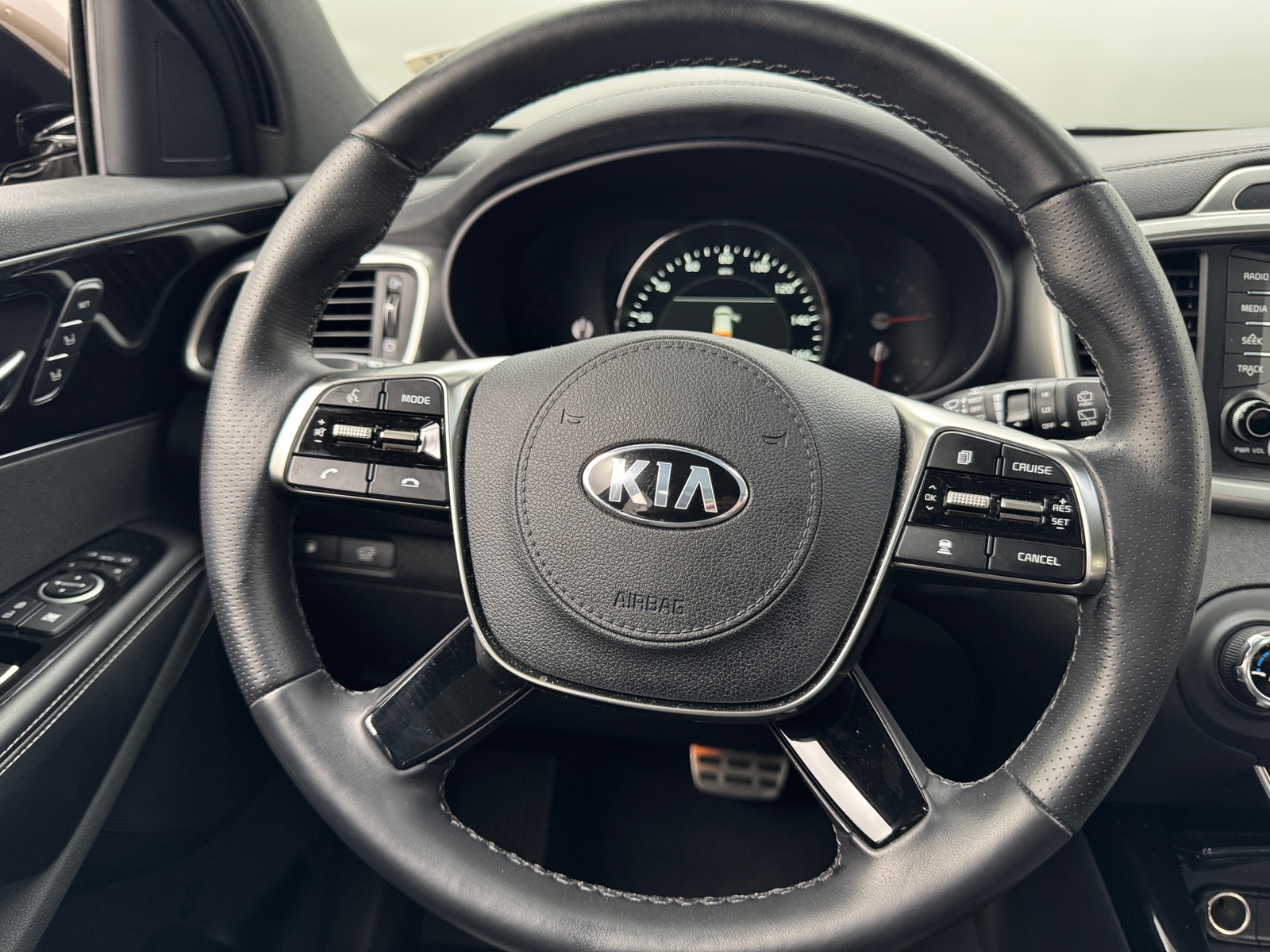 Thumbnail: 2019 Kia Sorento - 4