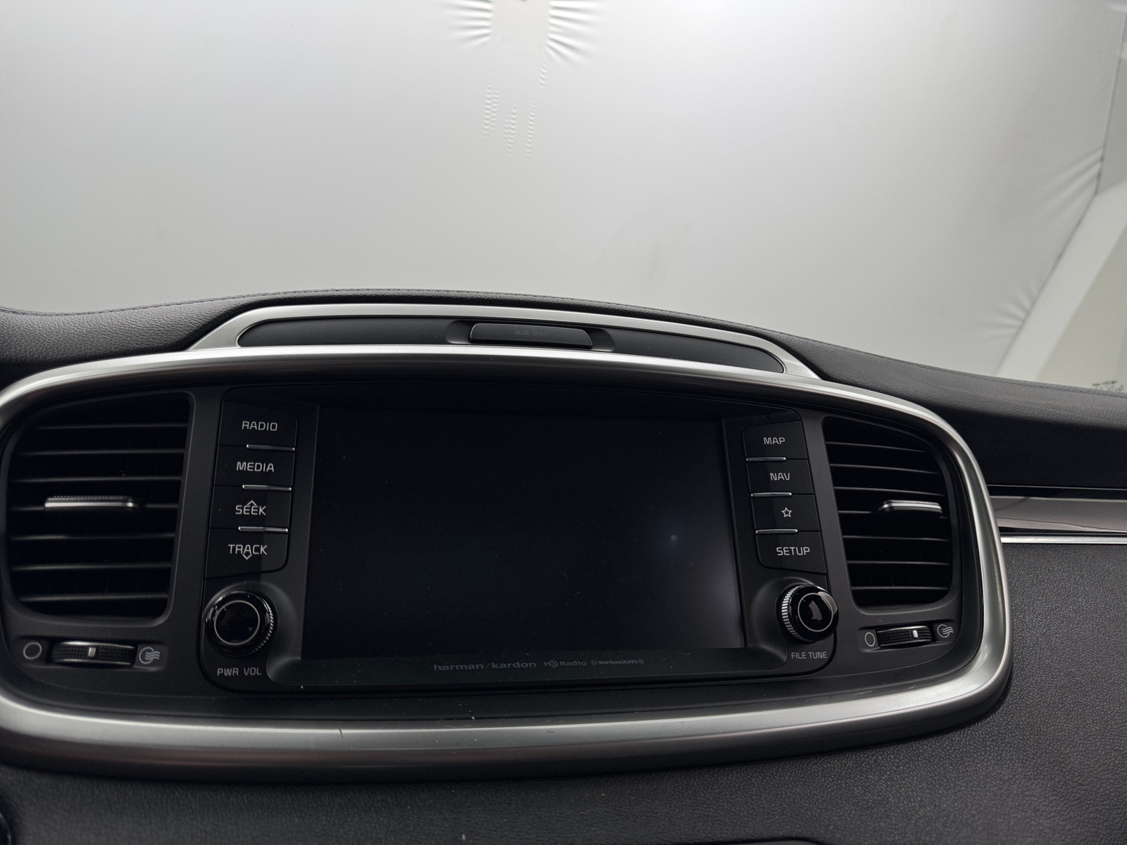 Thumbnail: 2019 Kia Sorento - 3