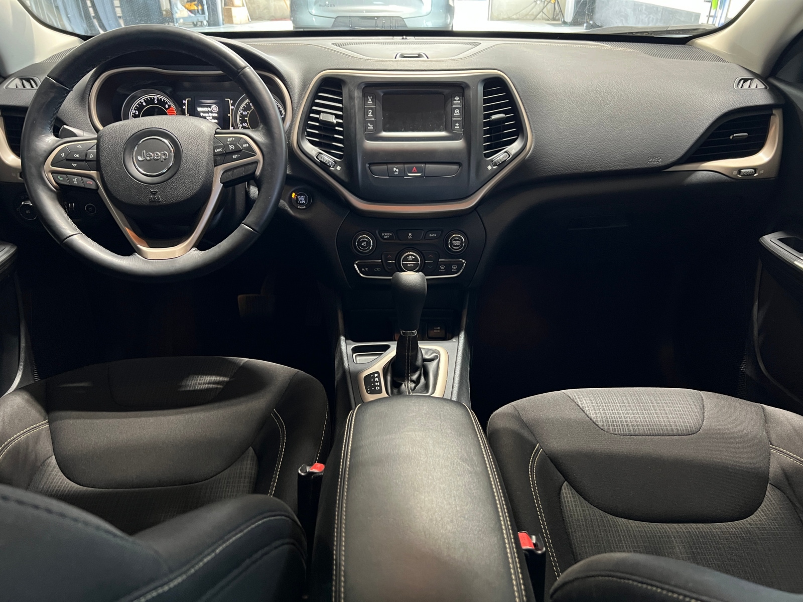 Thumbnail: 2016 Jeep Cherokee - 3