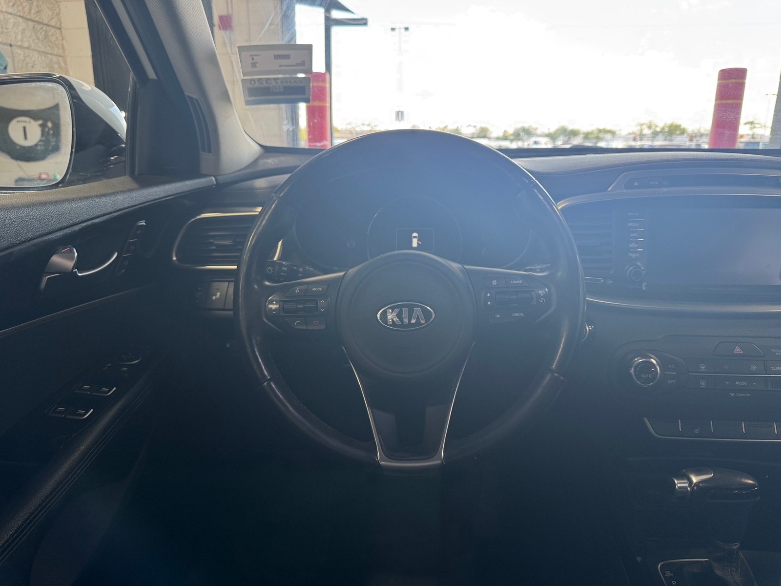 Thumbnail: 2016 Kia Sorento - 4