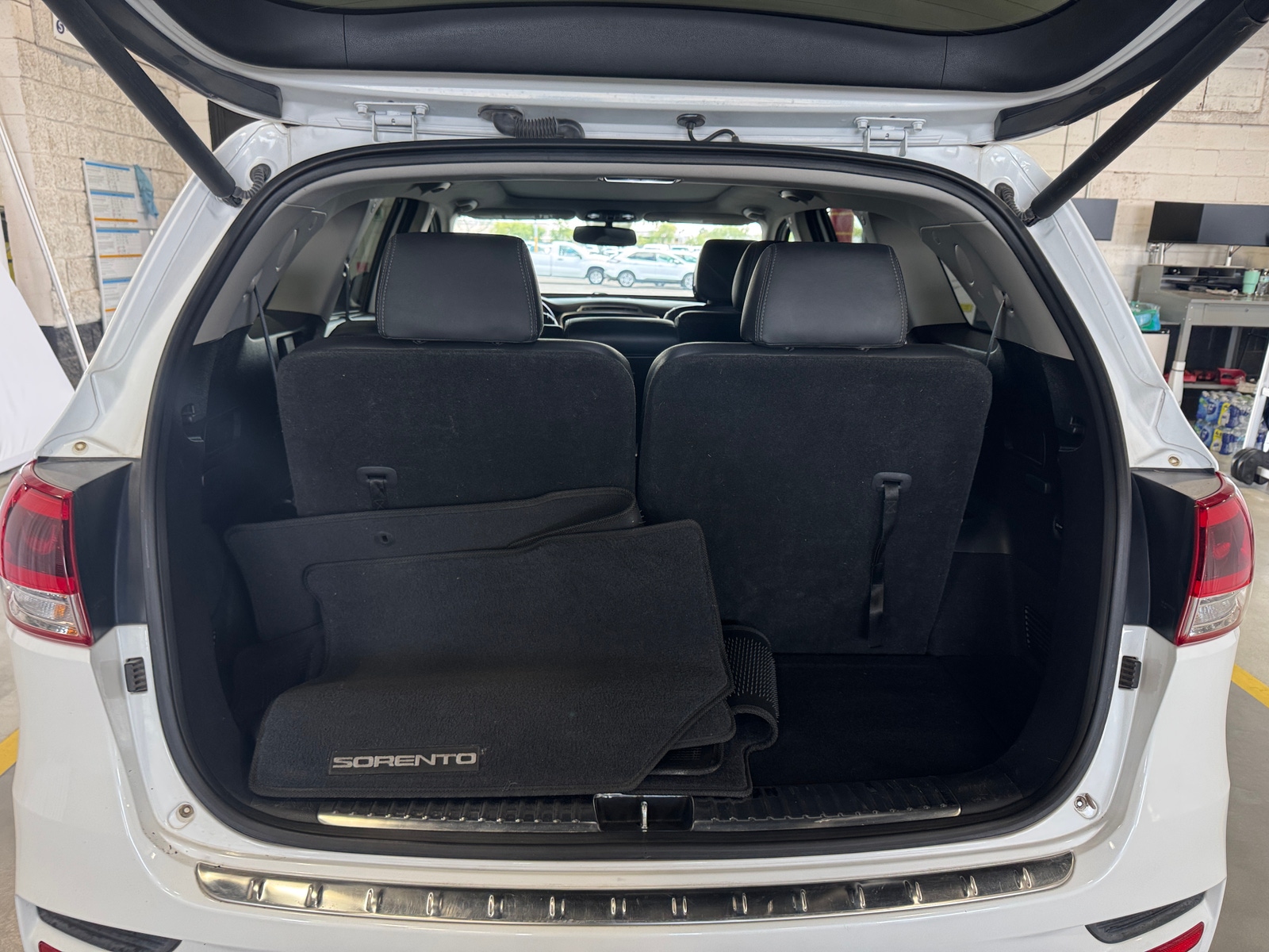 Thumbnail: 2016 Kia Sorento - 6