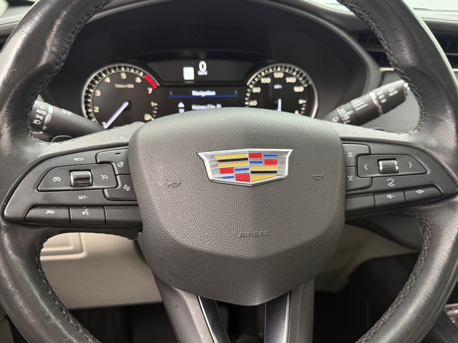 Thumbnail: 2019 Cadillac XT4 - 4