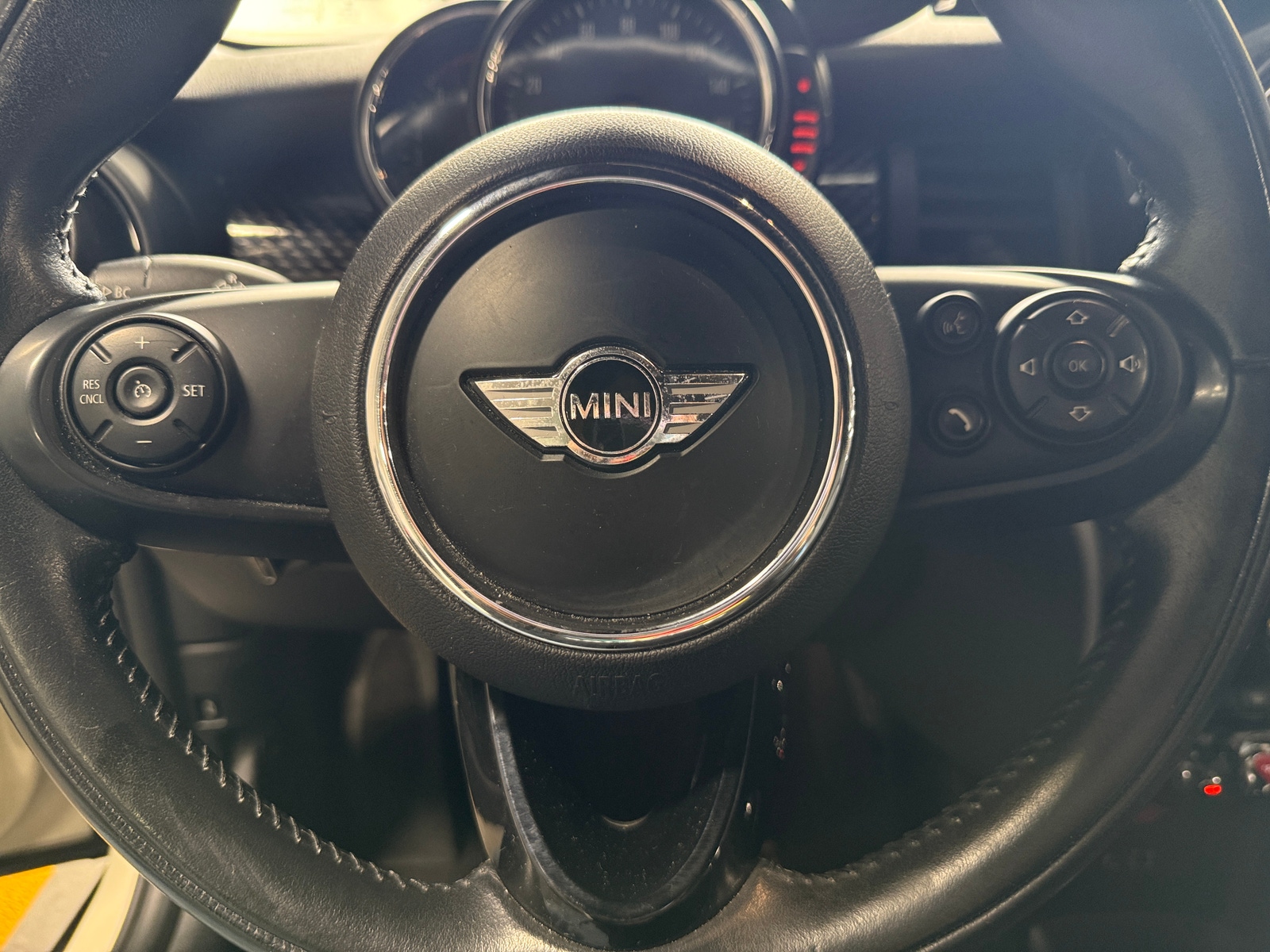 Thumbnail: 2017 MINI Cooper Convertible - 4