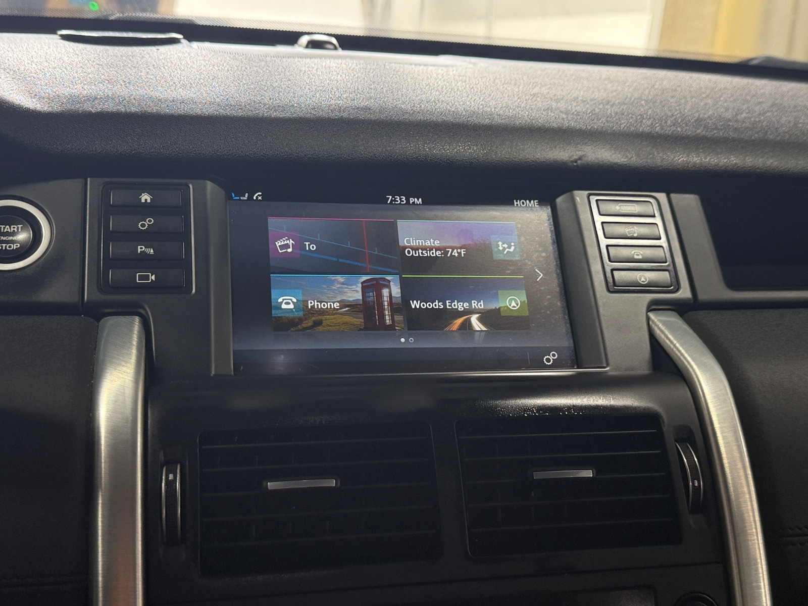 Thumbnail: 2018 Land Rover Discovery Sport - 3