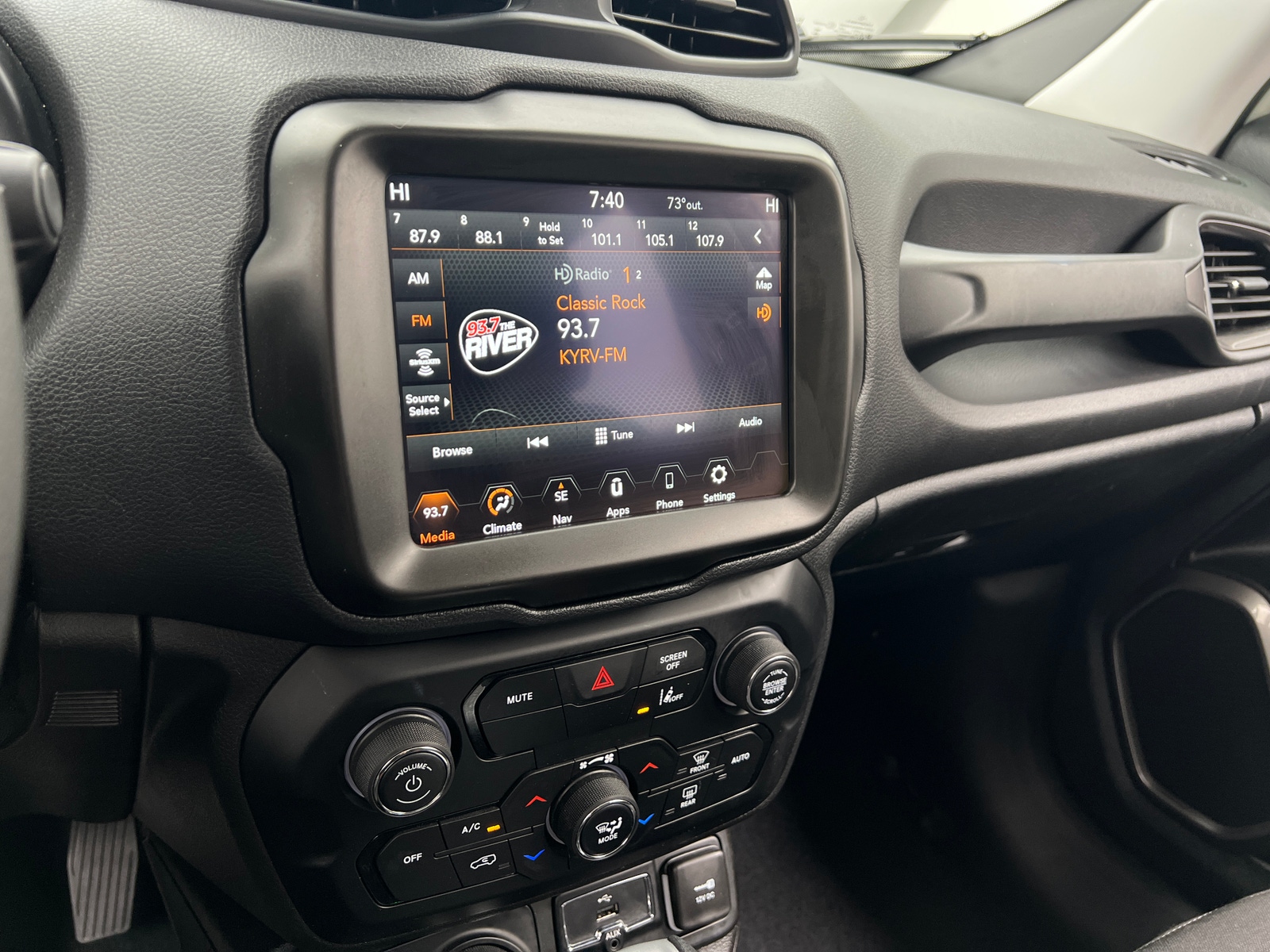 Thumbnail: 2023 Jeep Renegade - 4