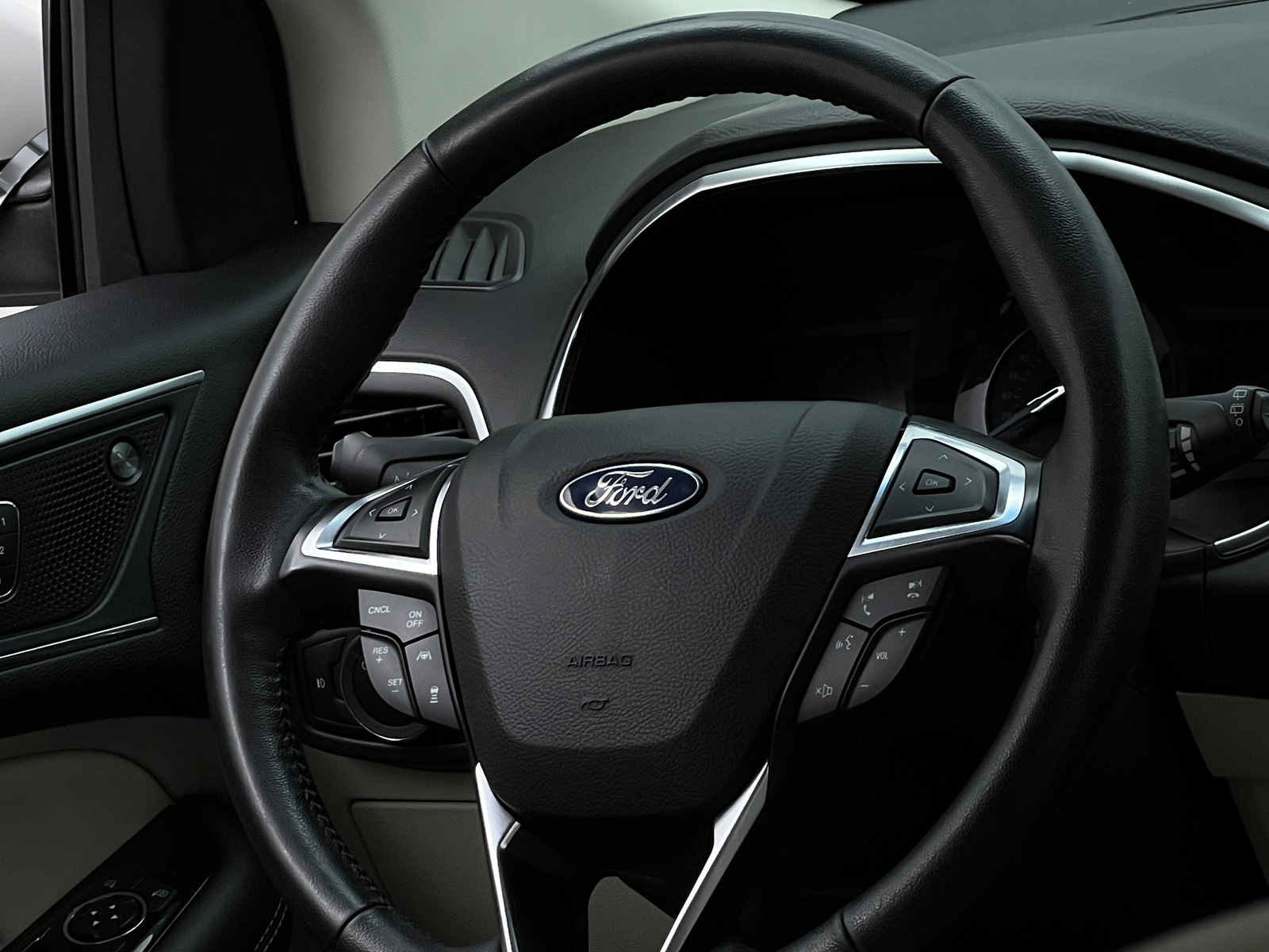 Thumbnail: 2019 Ford Edge - 4