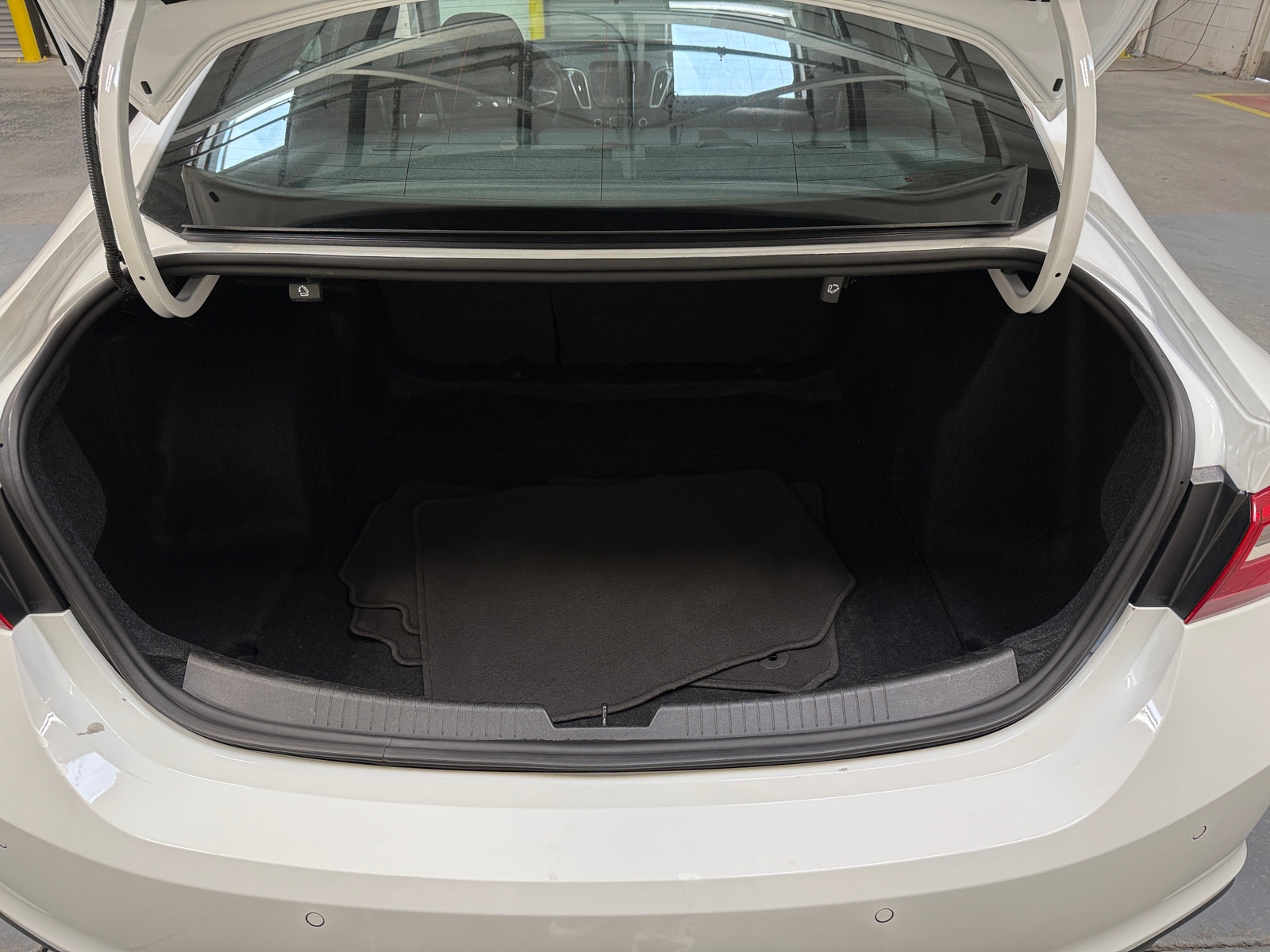 Thumbnail: 2024 Chevrolet Malibu - 7