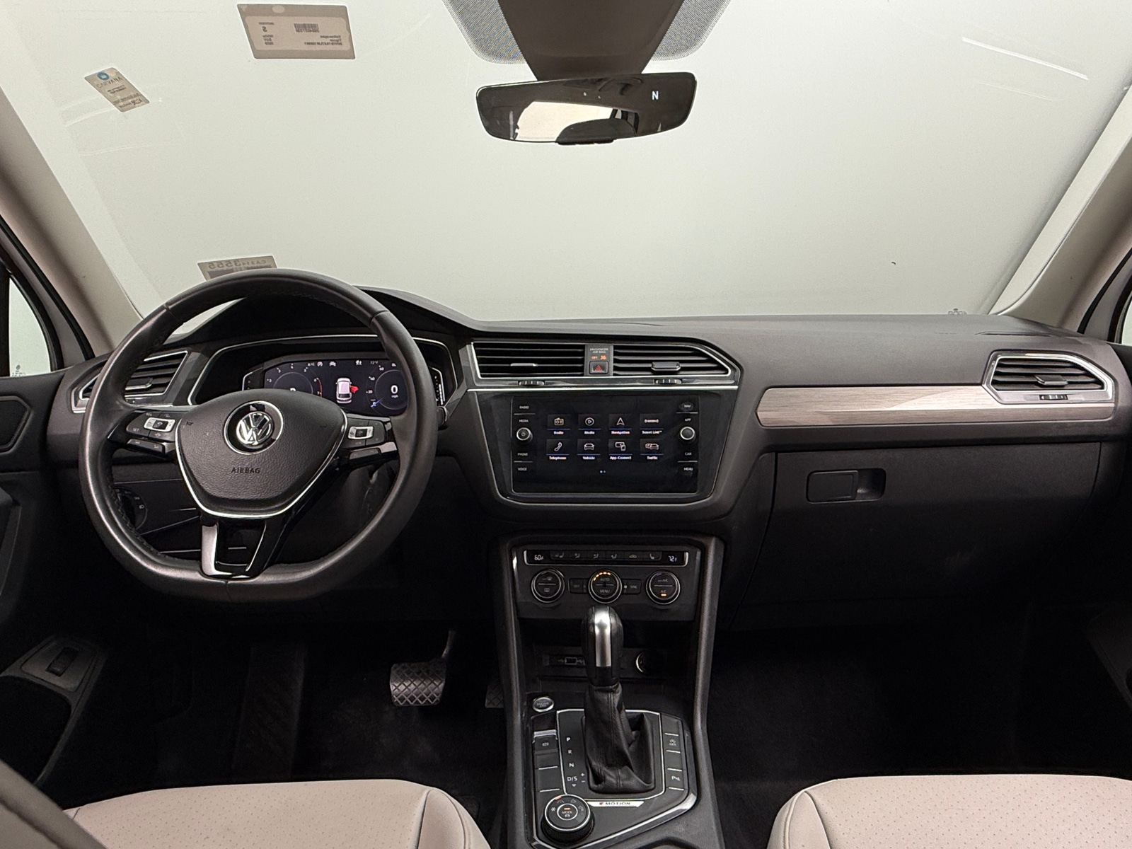 Thumbnail: 2020 Volkswagen Tiguan - 2