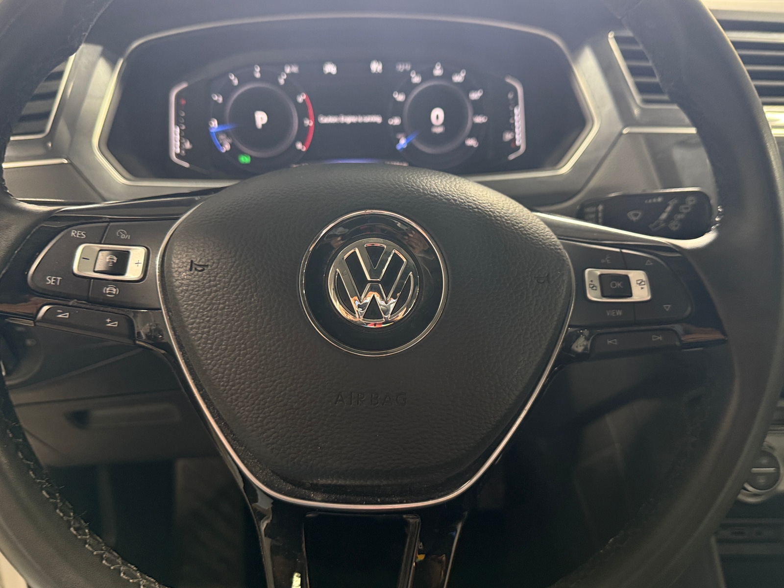 Thumbnail: 2020 Volkswagen Tiguan - 4