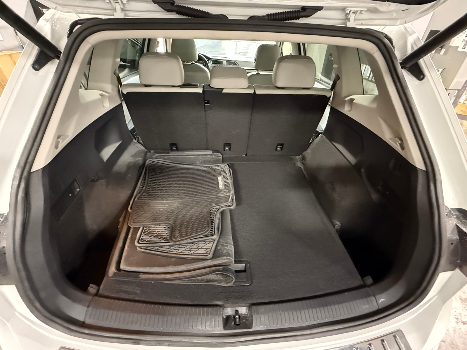 Thumbnail: 2020 Volkswagen Tiguan - 6