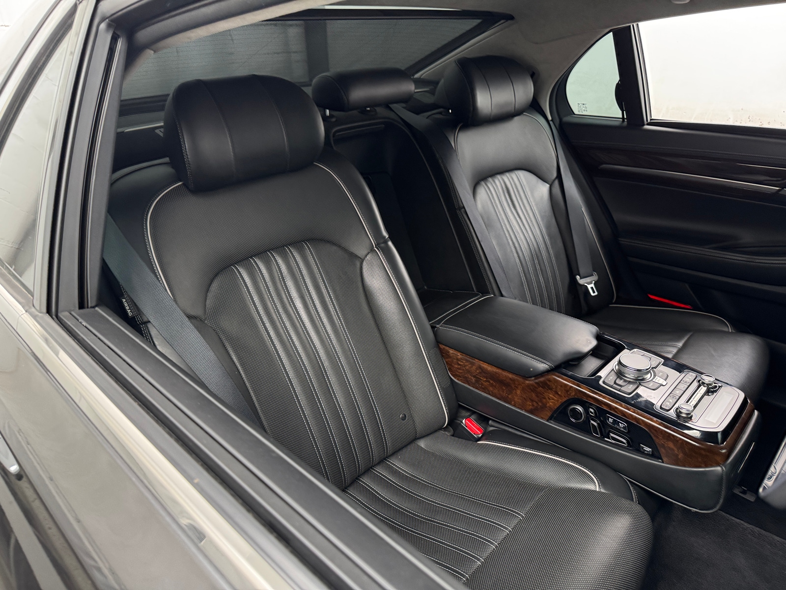 Thumbnail: 2018 Genesis G90 - 5