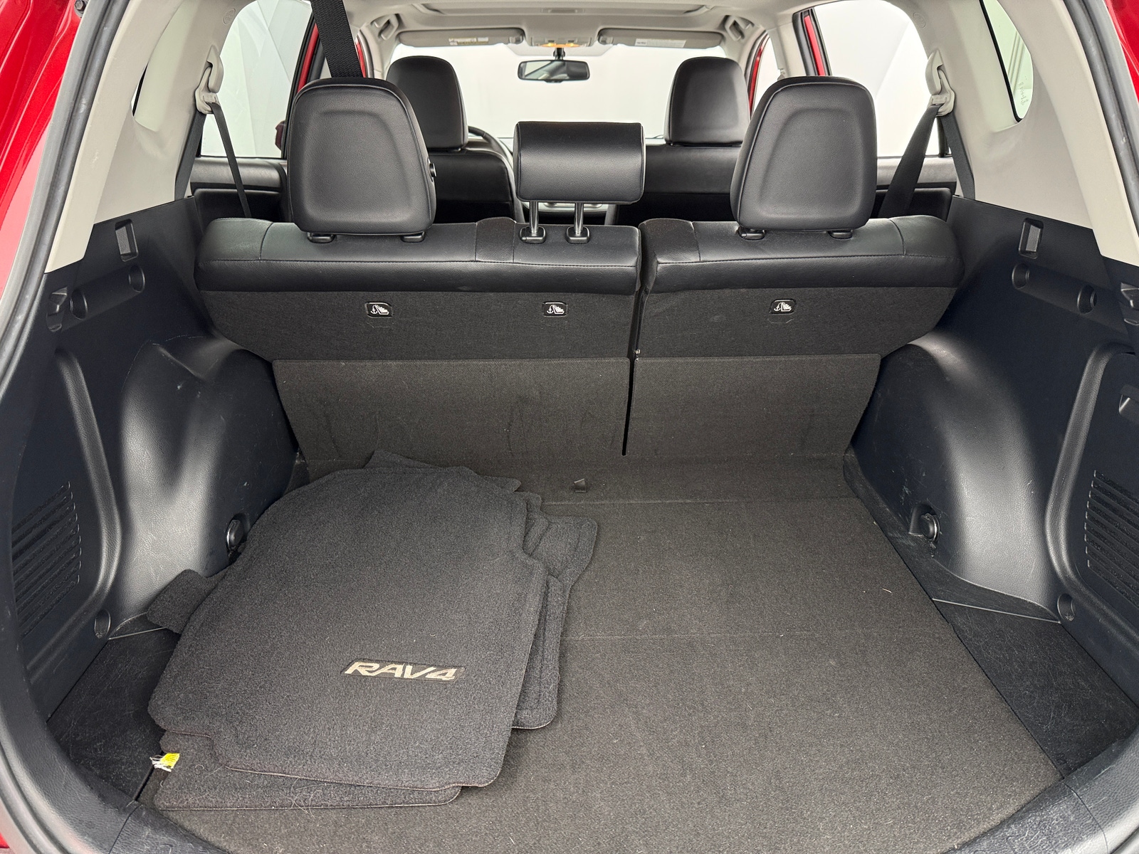 Thumbnail: 2015 Toyota RAV4 - 6