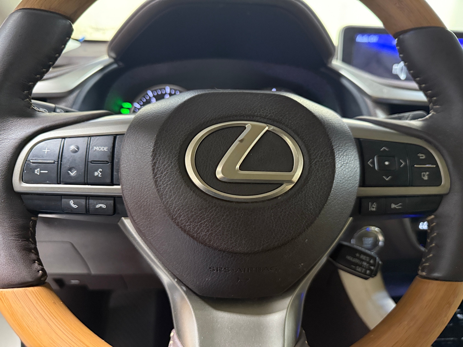 Thumbnail: 2017 Lexus RX - 4