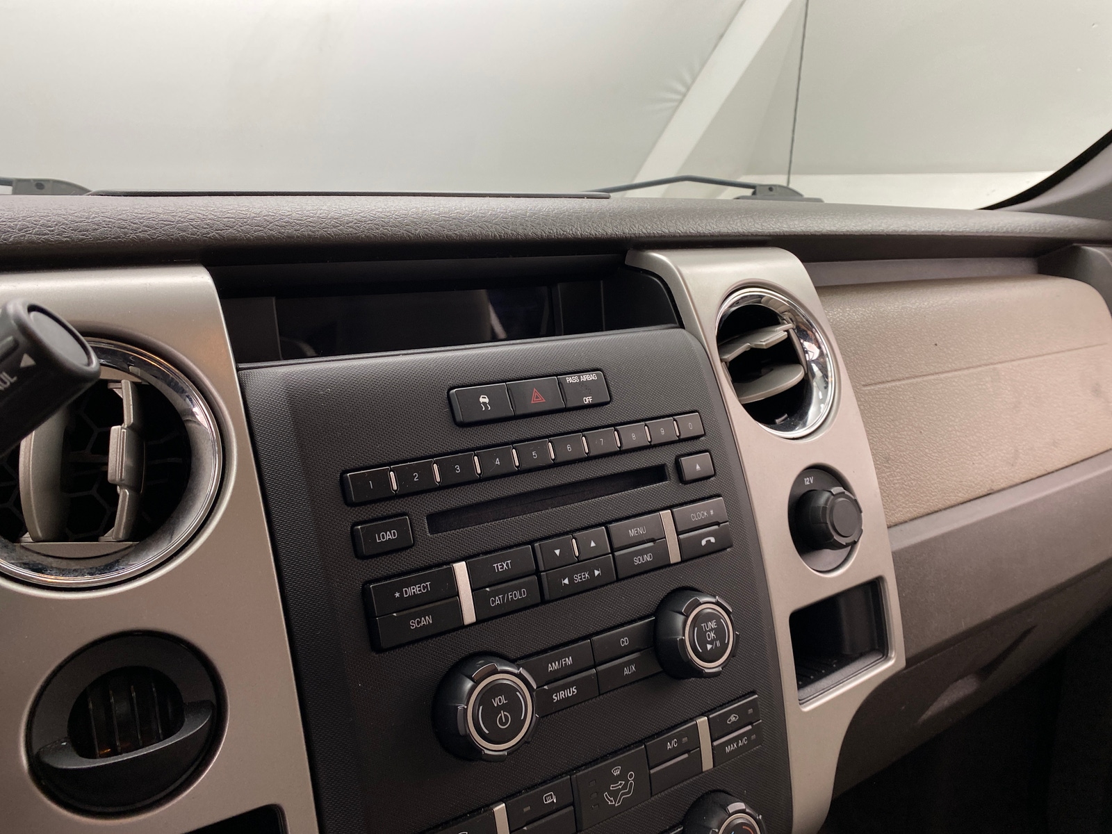 Thumbnail: 2010 Ford Econoline - 4