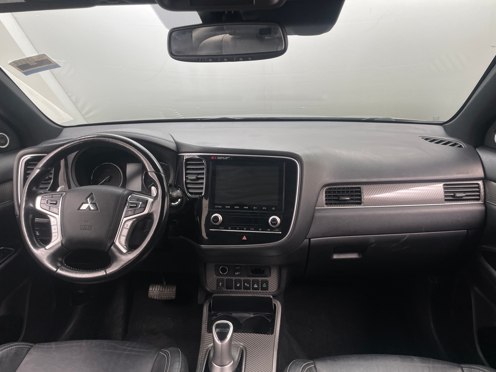 Thumbnail: 2020 Mitsubishi Outlander - 2