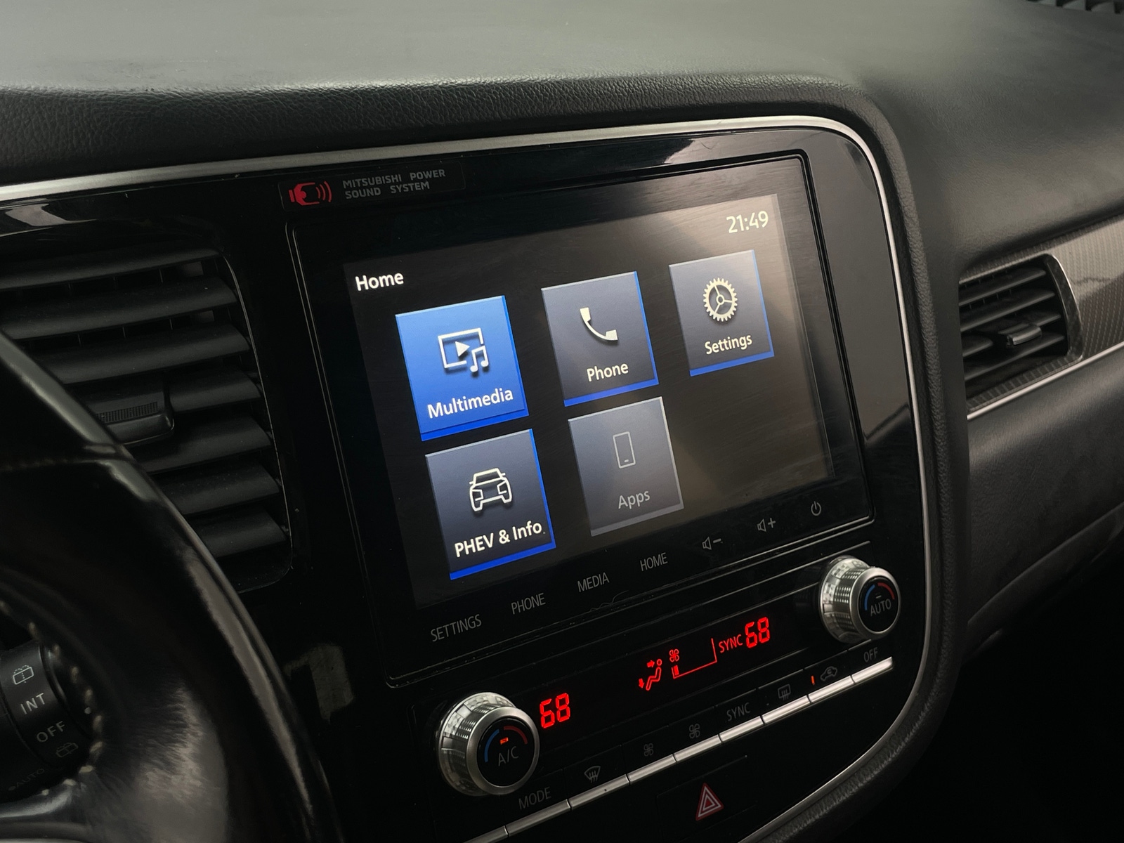 Thumbnail: 2020 Mitsubishi Outlander - 3