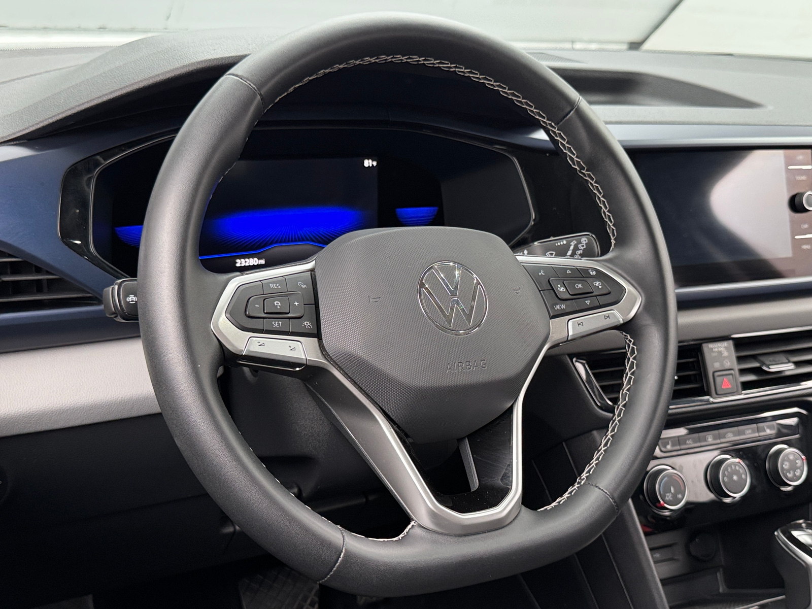 Thumbnail: 2023 Volkswagen Taos - 4
