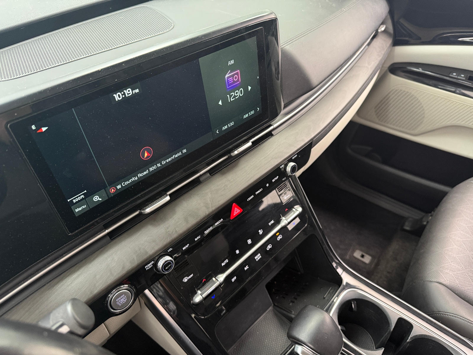 Thumbnail: 2022 Kia Carnival - 3