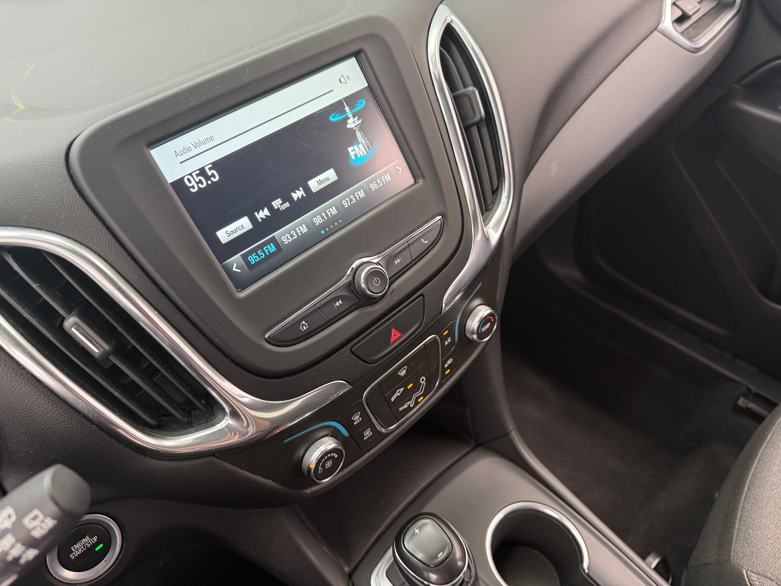 Thumbnail: 2018 Chevrolet Equinox - 4