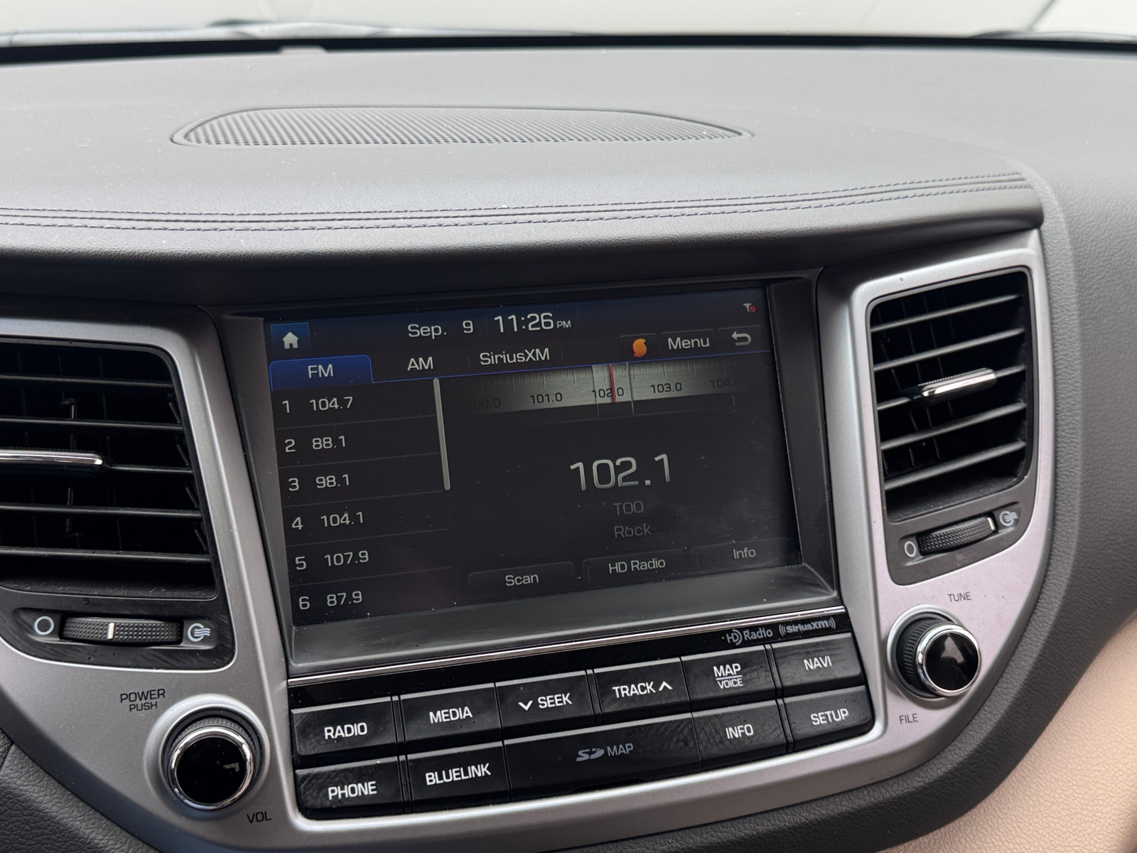 Thumbnail: 2016 Hyundai Tucson - 3