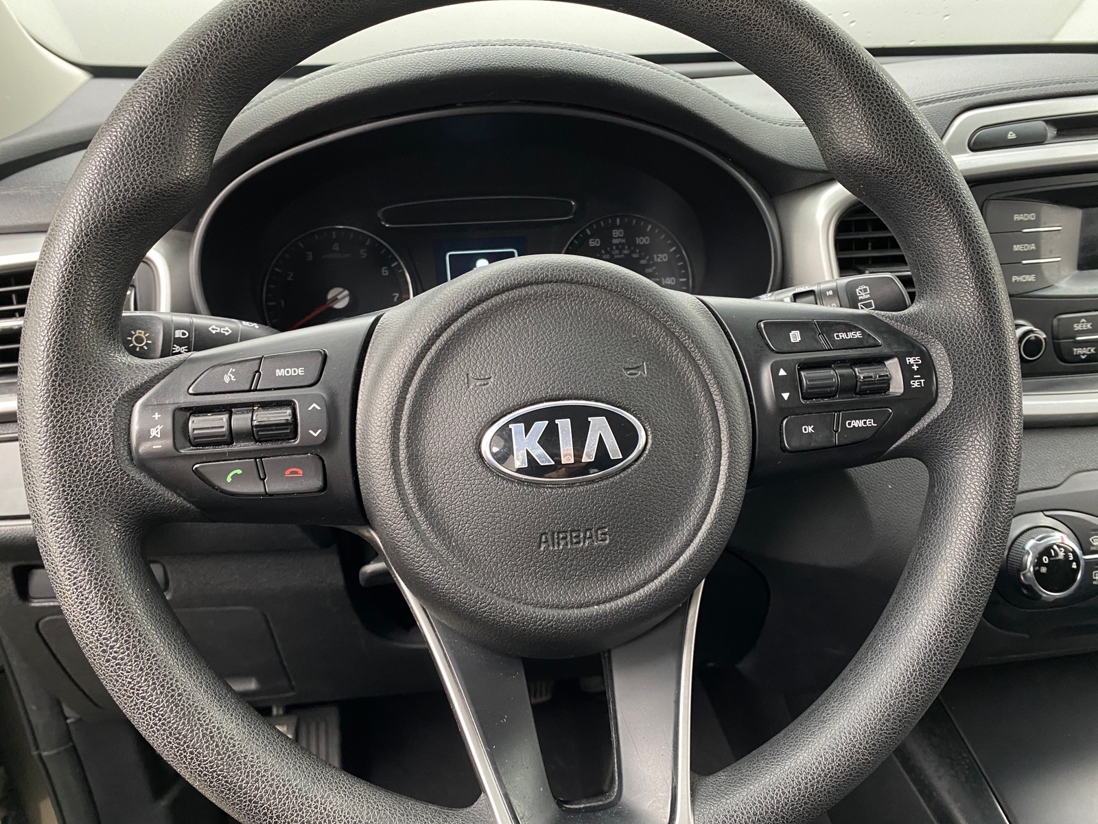 Thumbnail: 2017 Kia Sorento - 5