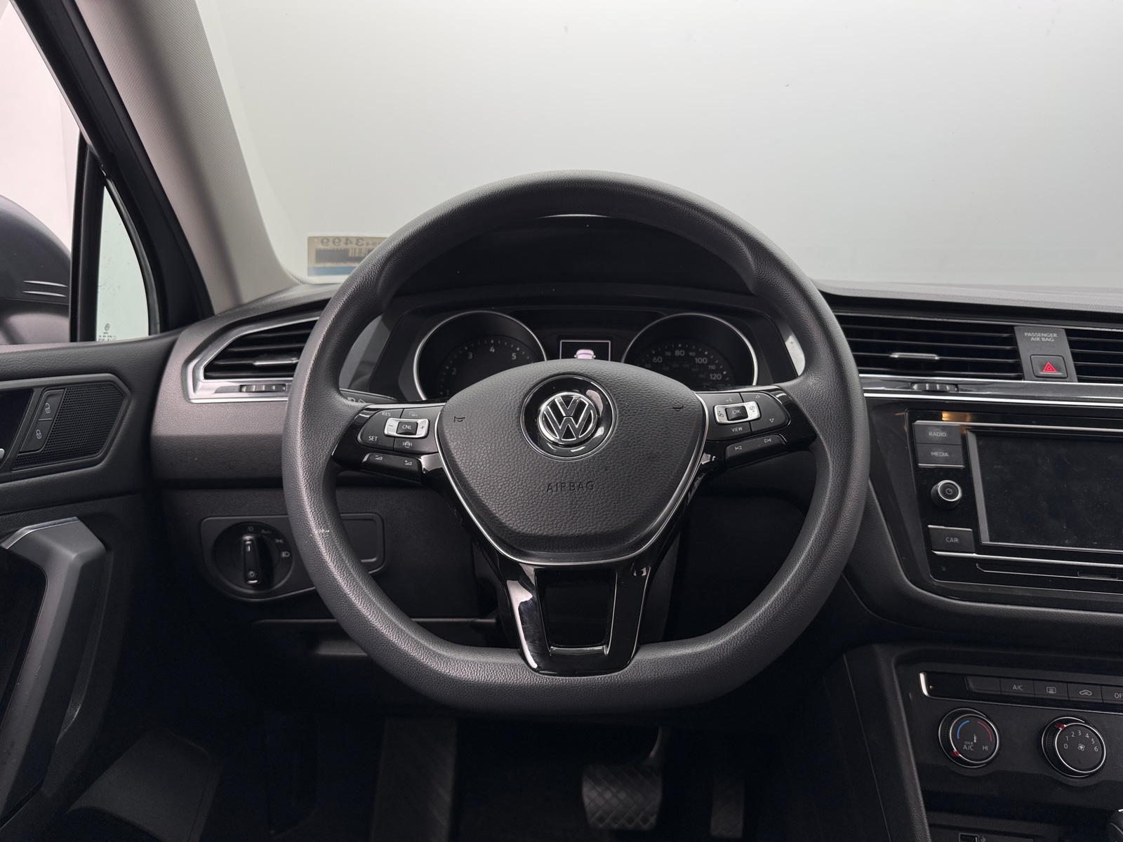 Thumbnail: 2019 Volkswagen Tiguan - 5