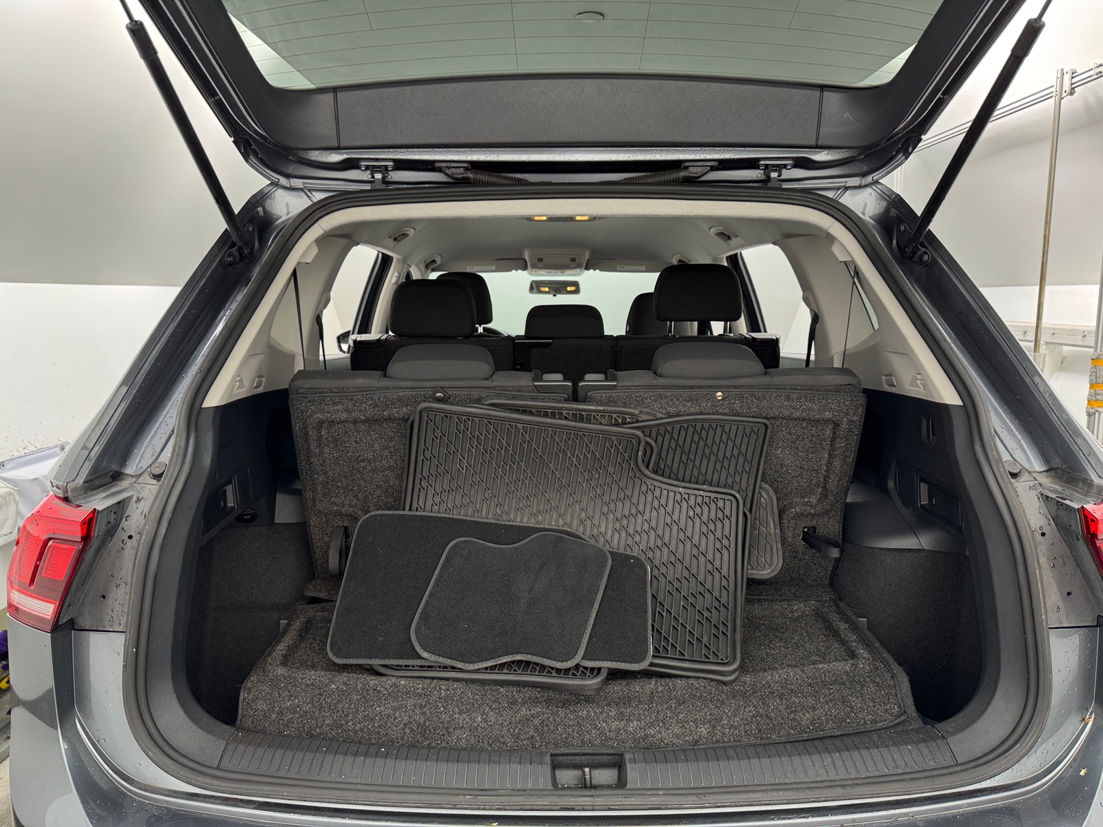 Thumbnail: 2019 Volkswagen Tiguan - 7