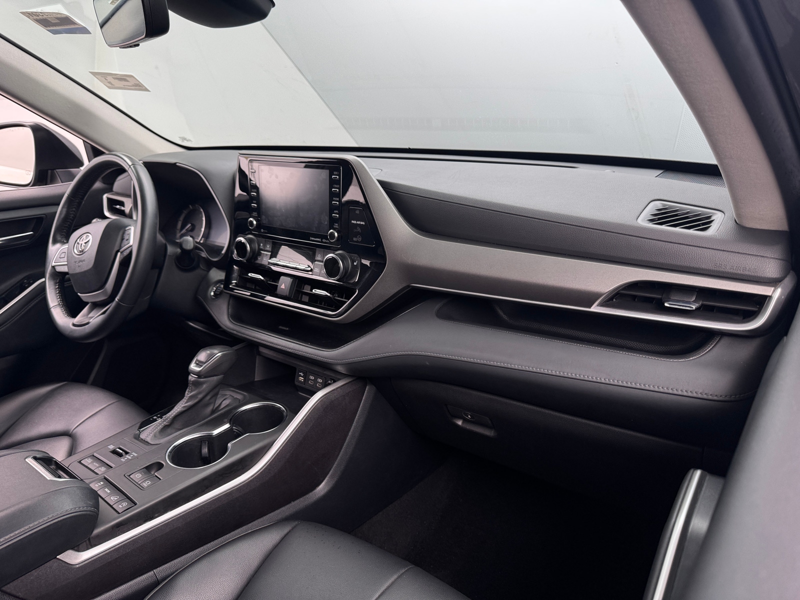 Thumbnail: 2022 Toyota Highlander - 2
