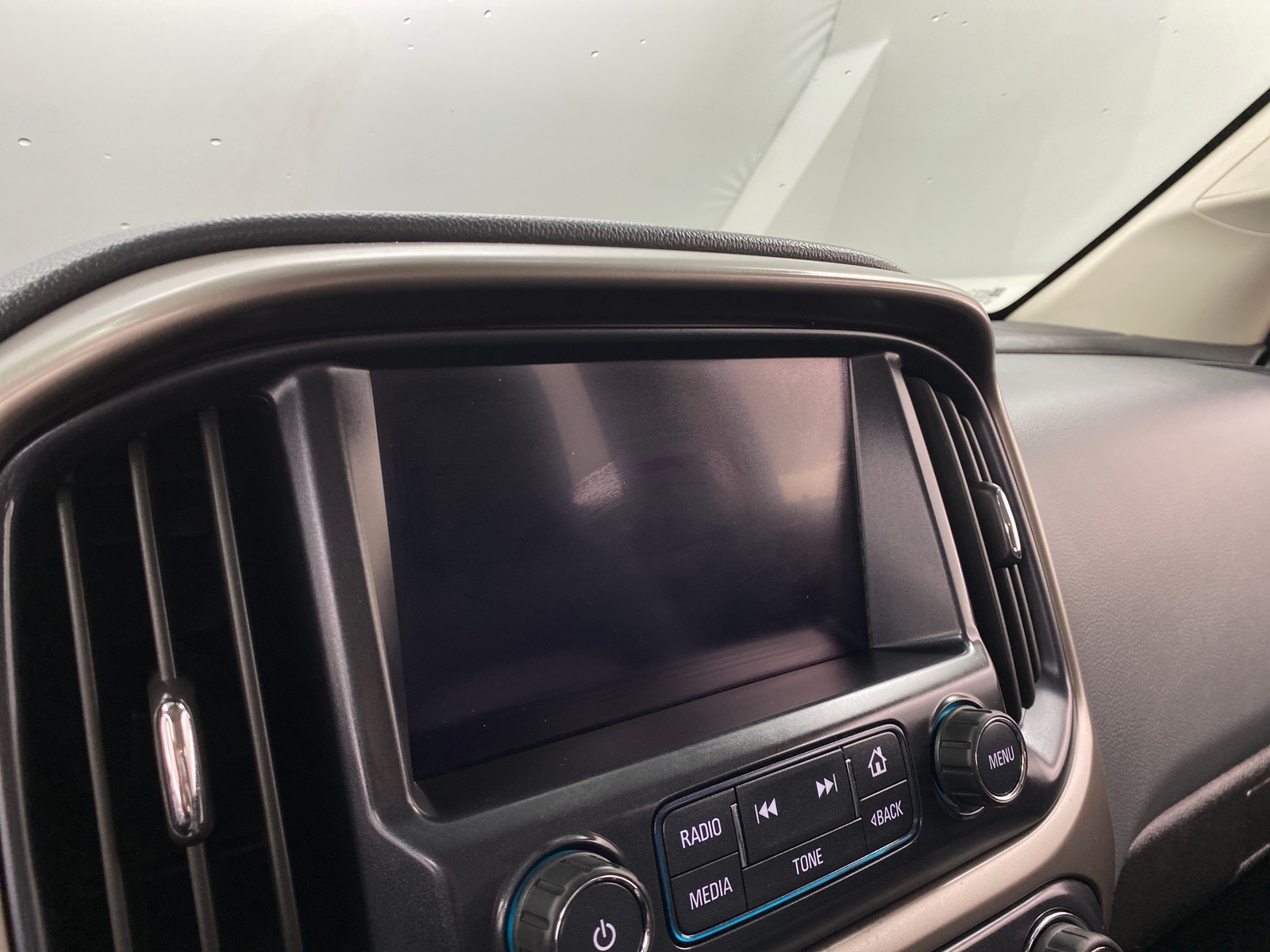 Thumbnail: 2018 Chevrolet Colorado - 3