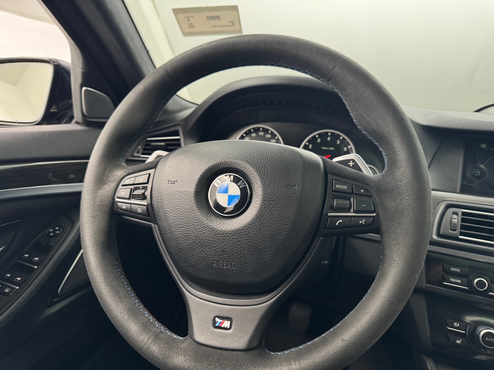 Thumbnail: 2013 BMW M5 - 4