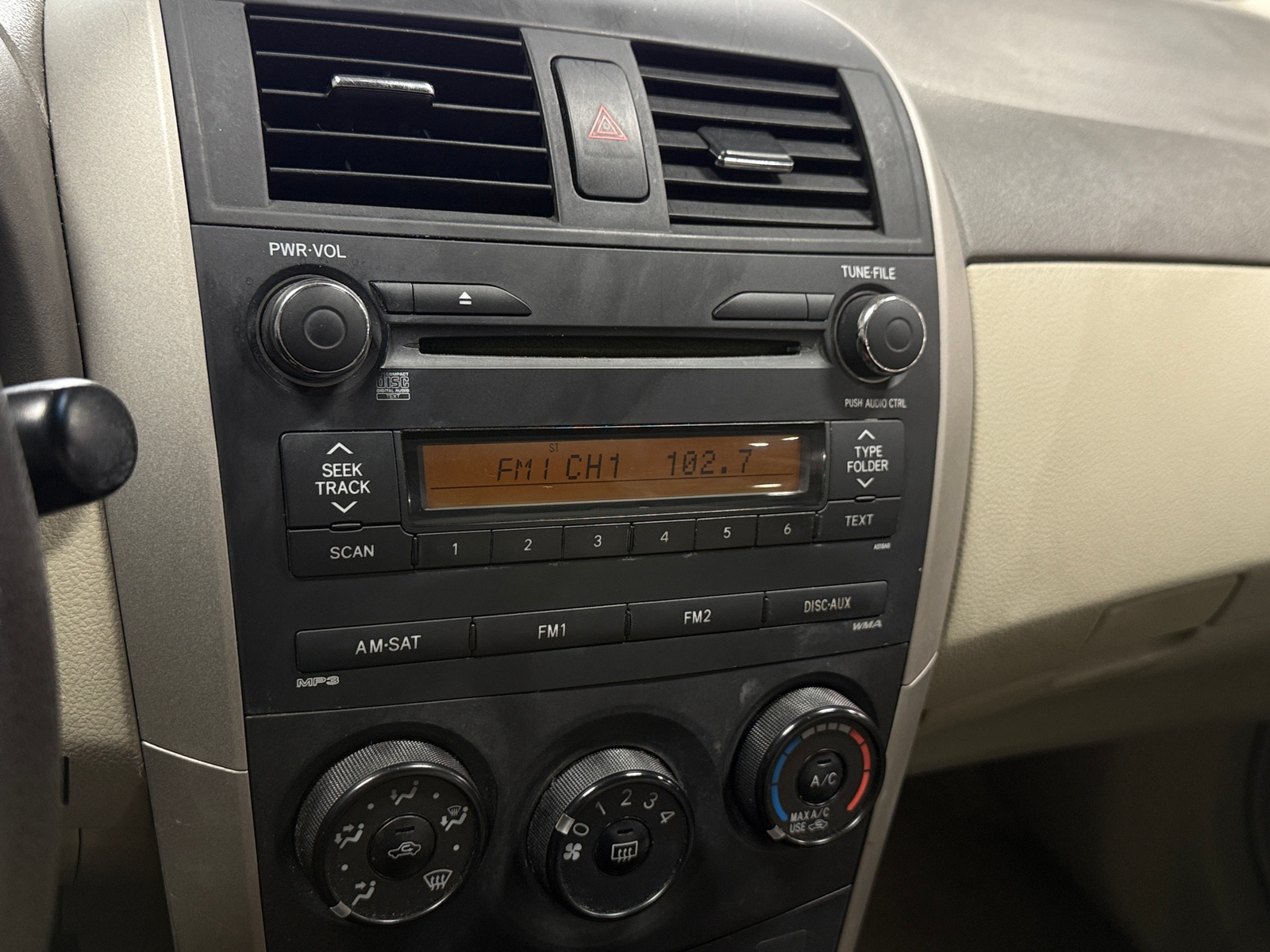 Thumbnail: 2010 Toyota Corolla - 4