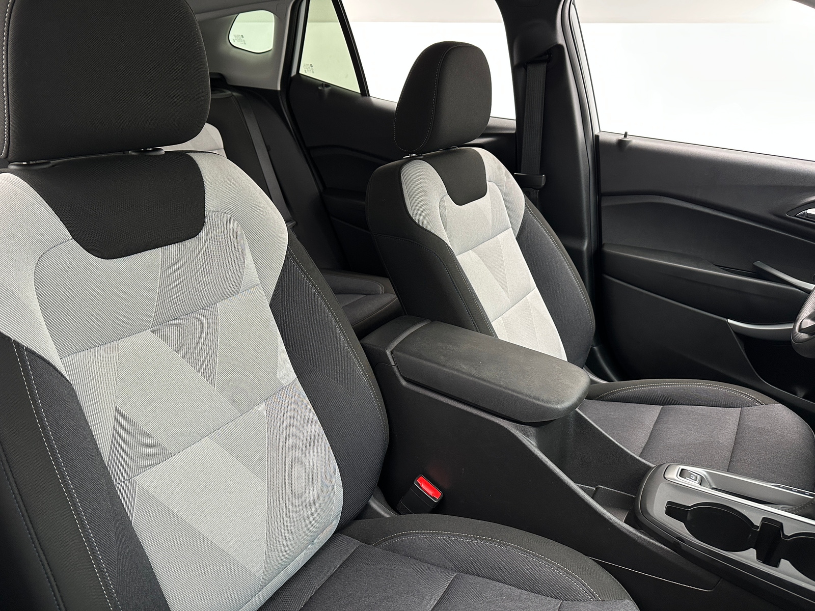 Thumbnail: 2025 Chevrolet Trax - 2