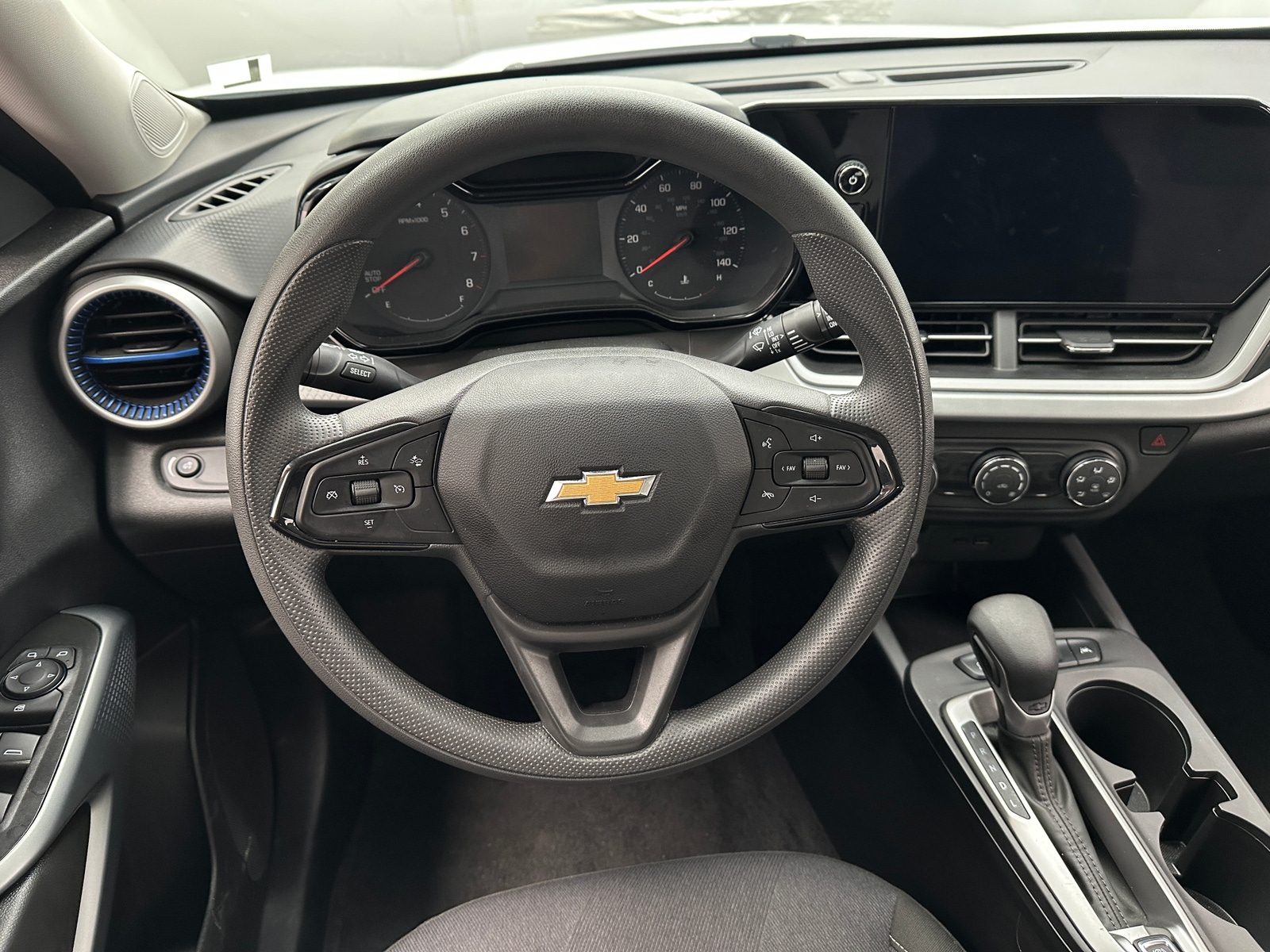 Thumbnail: 2025 Chevrolet Trax - 5
