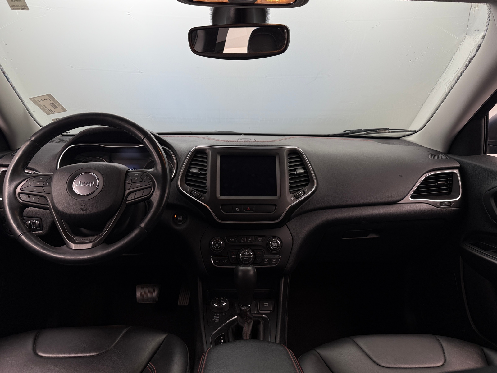 Thumbnail: 2020 Jeep Cherokee - 3