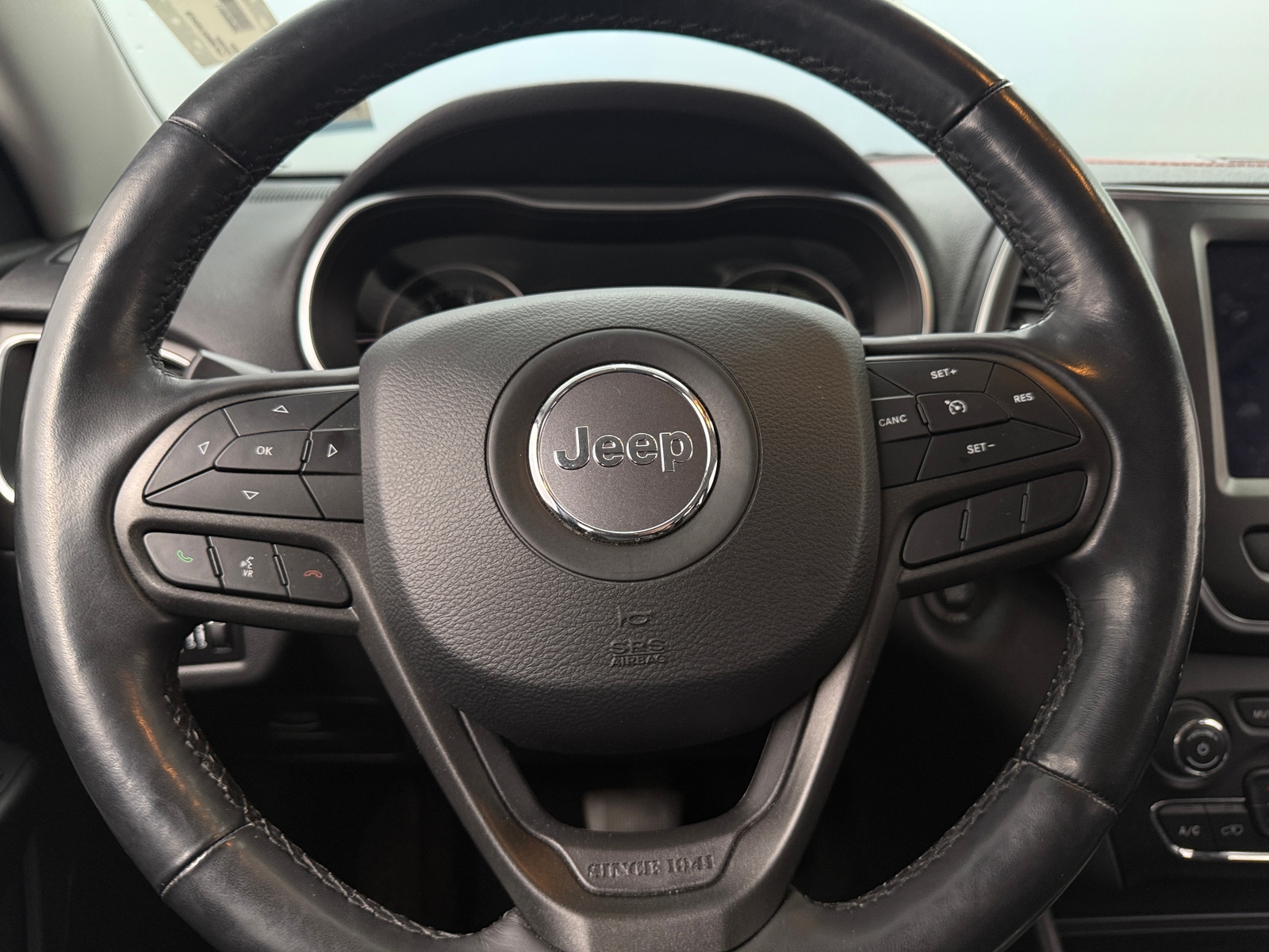Thumbnail: 2020 Jeep Cherokee - 5