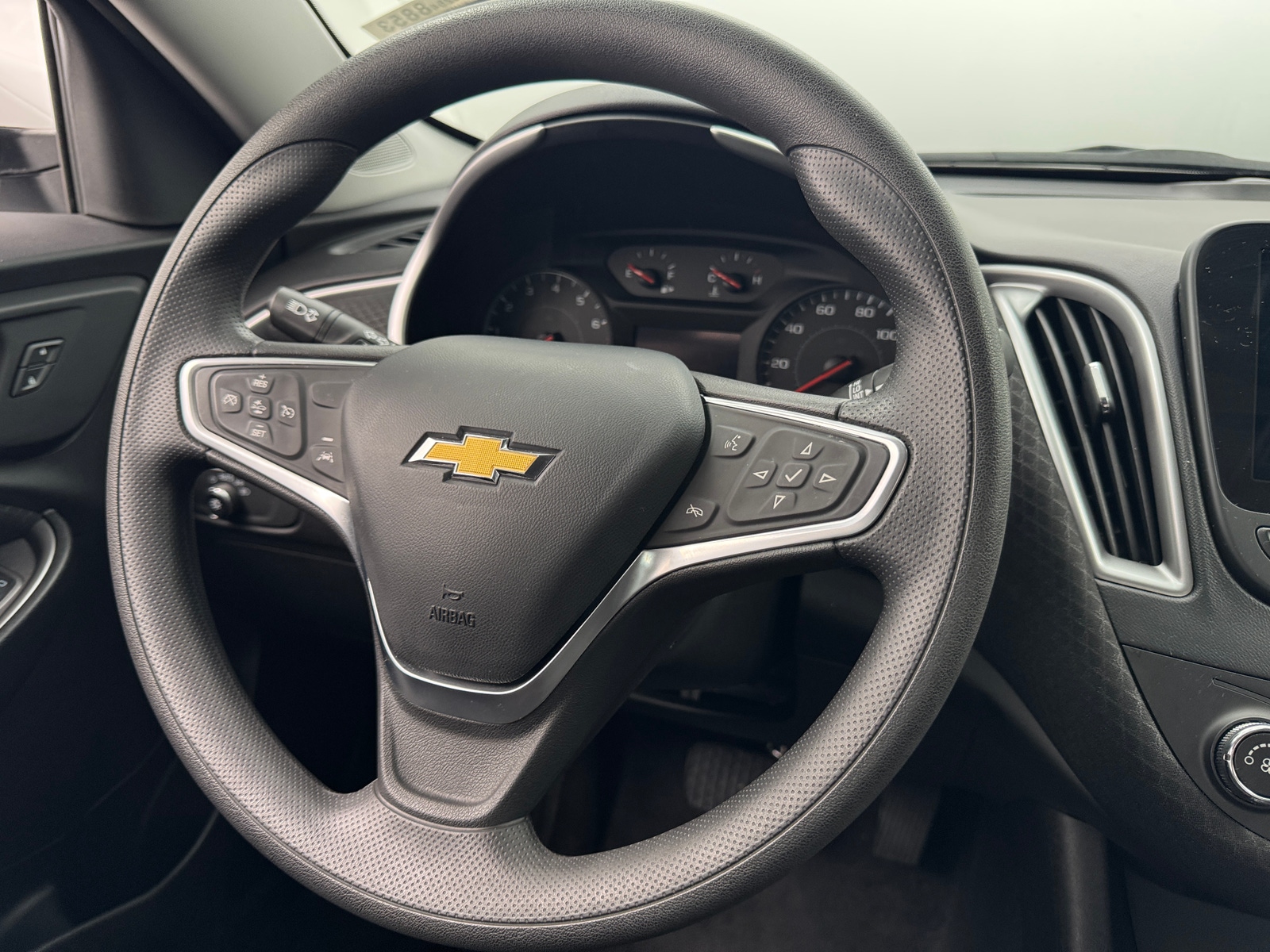 Thumbnail: 2023 Chevrolet Malibu - 5