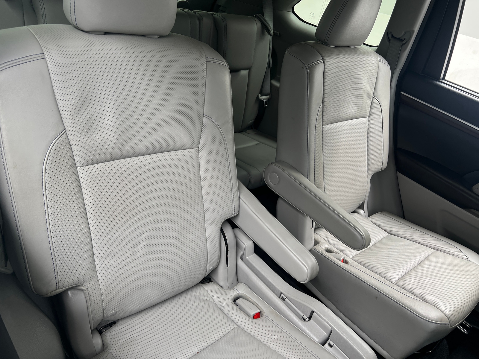 Thumbnail: 2016 Toyota Highlander - 5